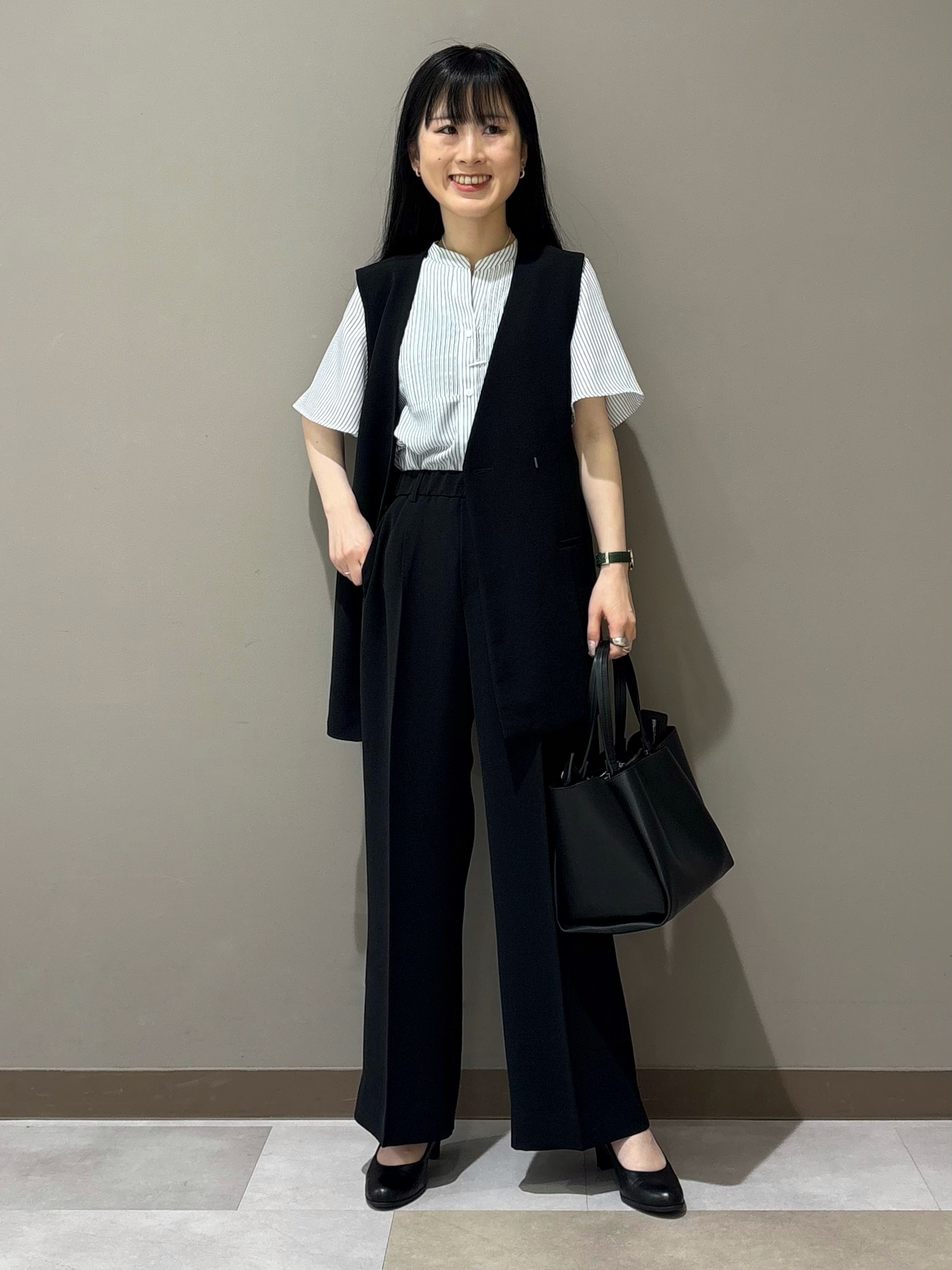 KEIKOさんの「INDIVI｜【接触冷感/洗える】シアーシャンブレーピンタックブラウス」を使ったコーディネート