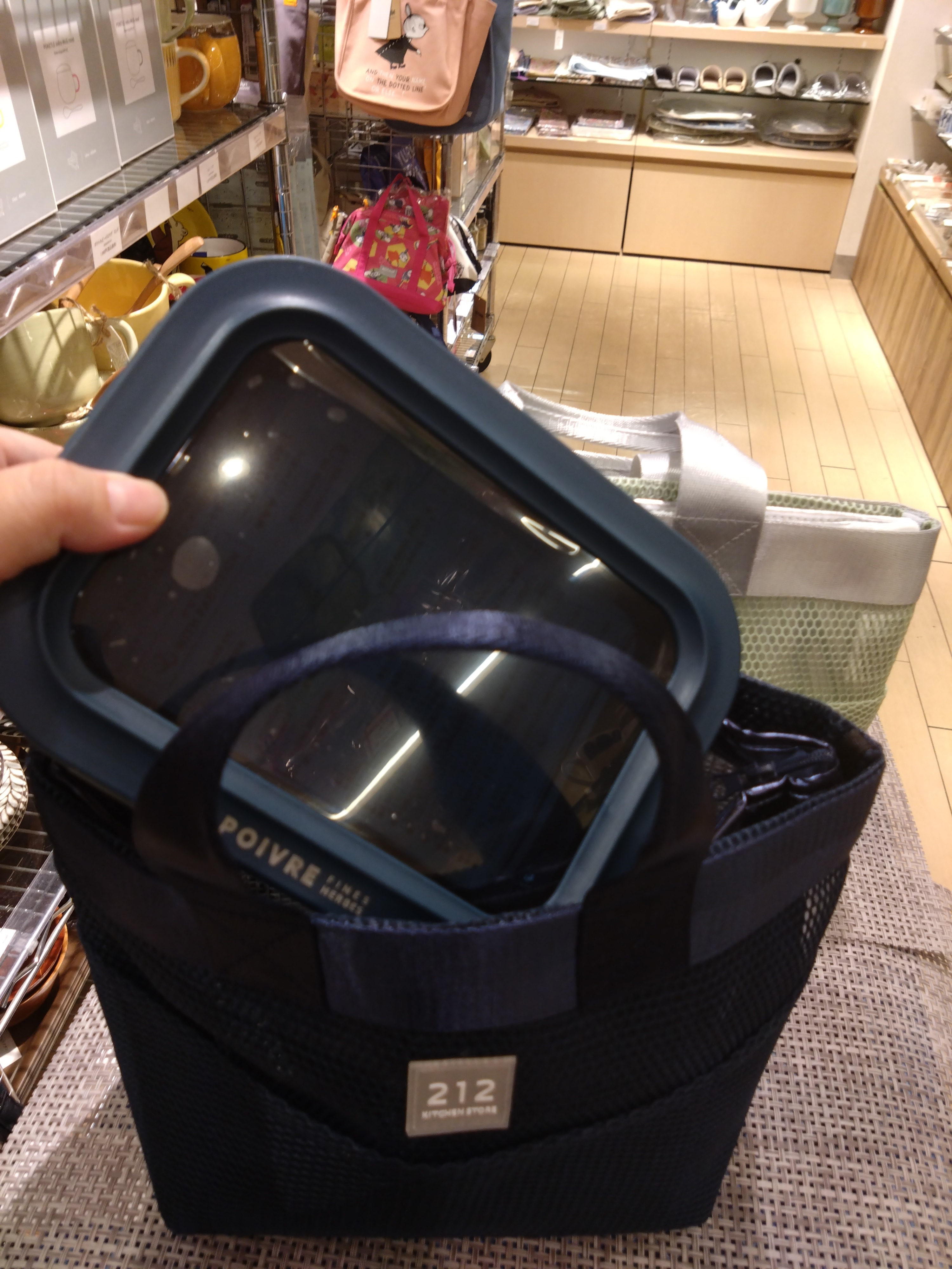 ナツさんの「212 KITCHEN STORE｜3wayメッシュランチバッグ NV ＜212Kオリジナル＞」を使ったコーディネート