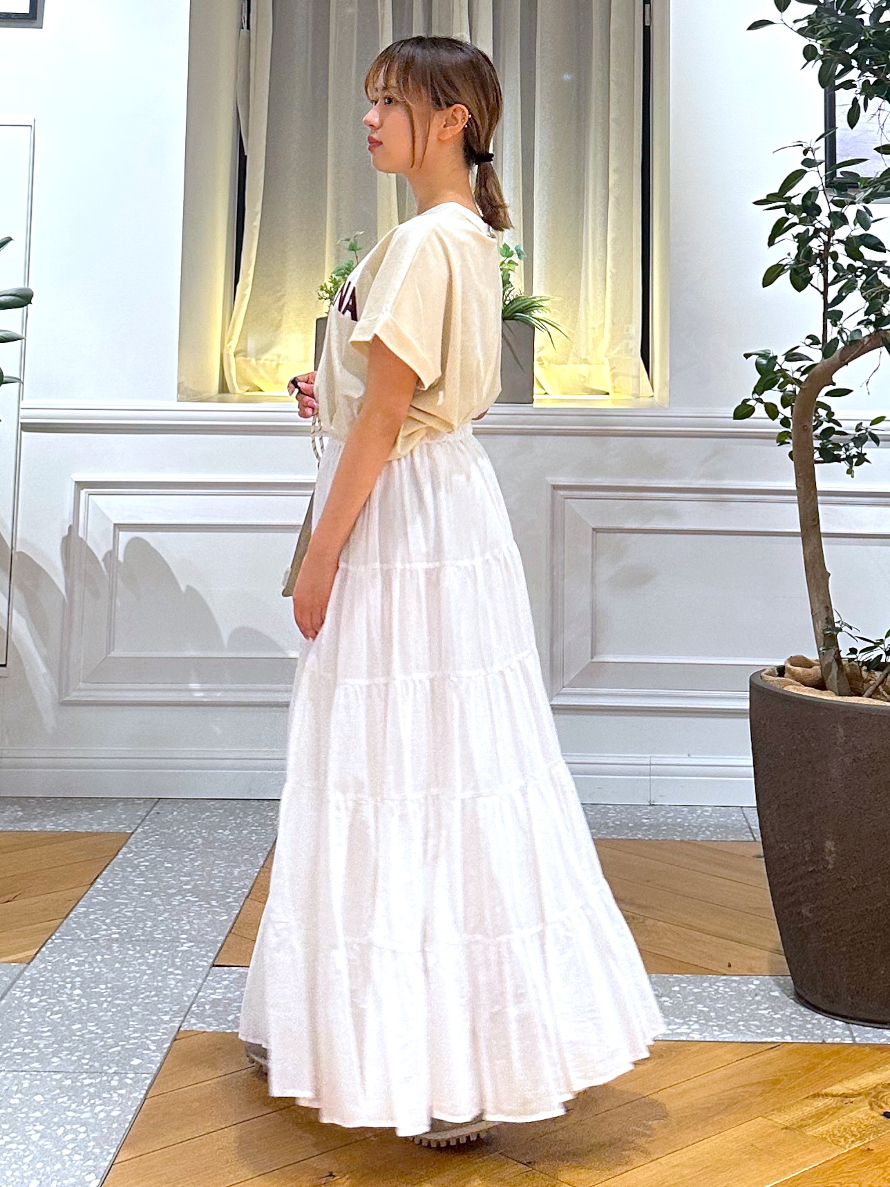 なべこさんの「DRESSTERIOR｜Americana（アメリカーナ）【別注】 接触冷感 袖ロールアップ ロゴTシャツ」を使ったコーディネート