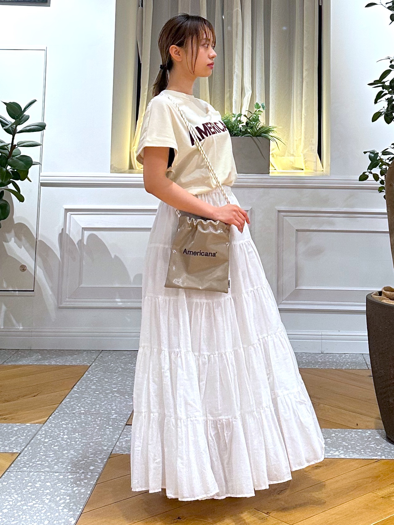 なべこさんの「DRESSTERIOR｜Americana（アメリカーナ）【別注】 接触冷感 袖ロールアップ ロゴTシャツ」を使ったコーディネート