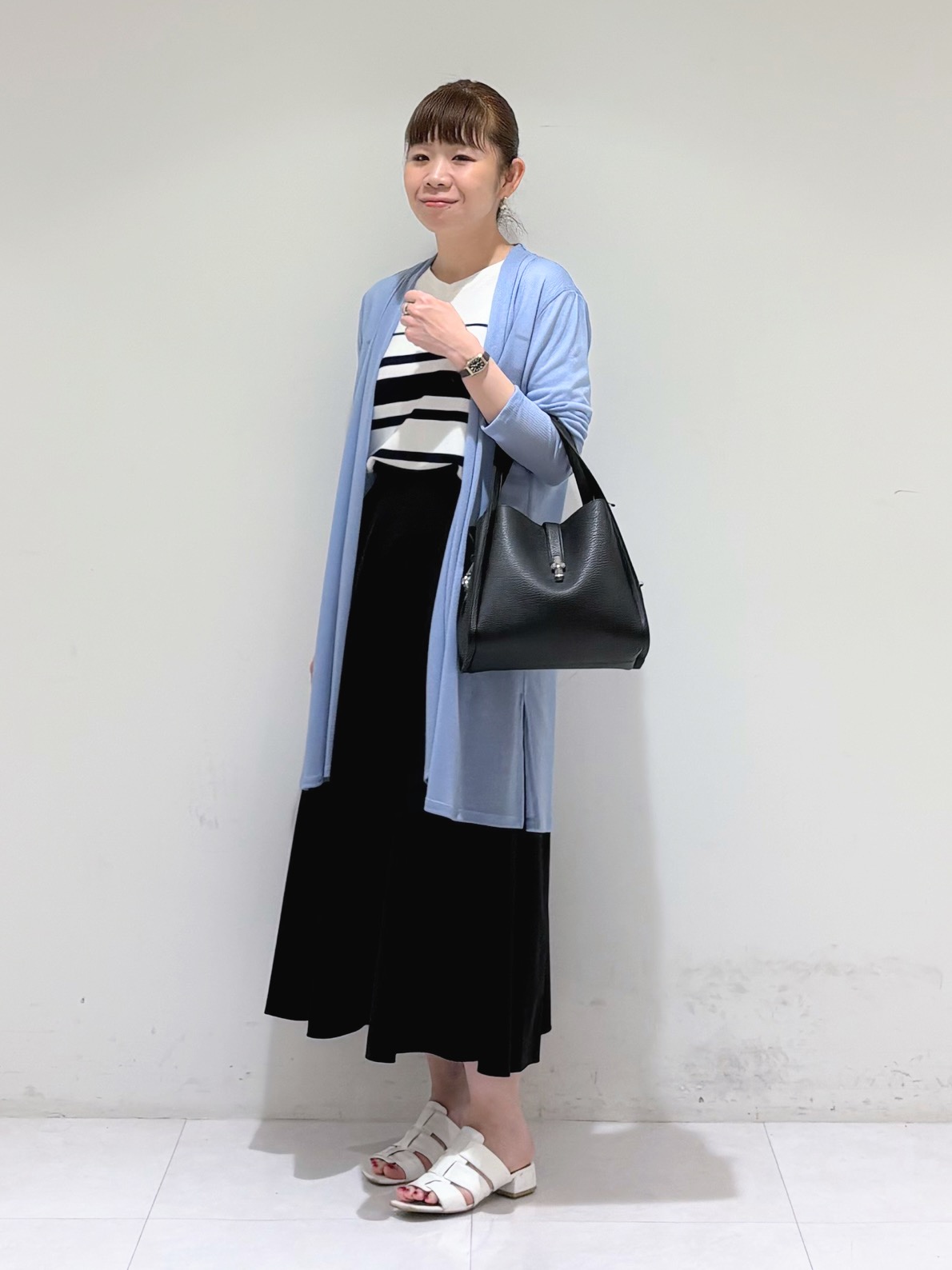 tsuyuさんの「INDIVI｜【合皮／ミドルサイズ】春カラーフォルムバッグ」を使ったコーディネート