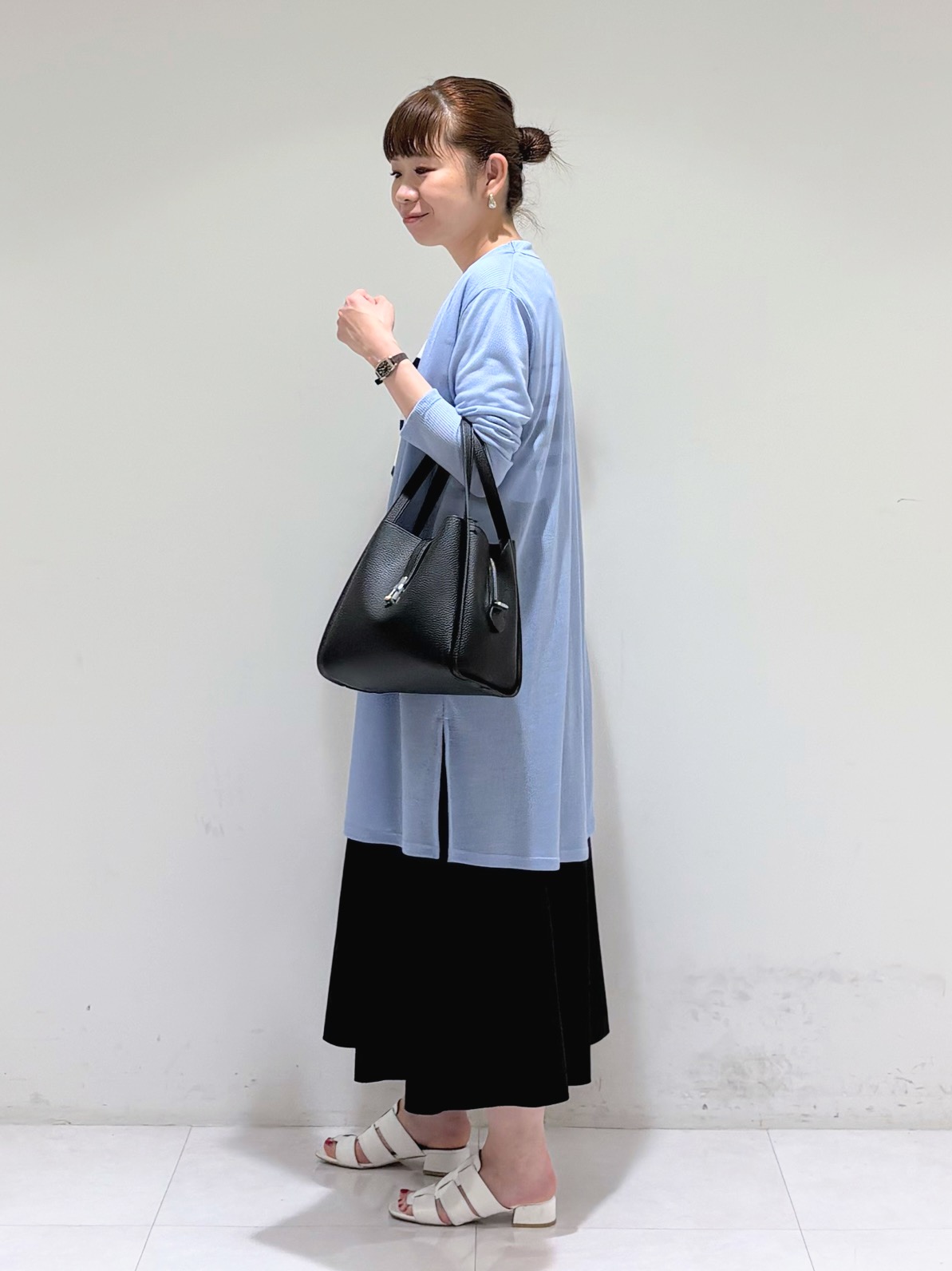 tsuyuさんの「INDIVI｜【合皮／ミドルサイズ】春カラーフォルムバッグ」を使ったコーディネート