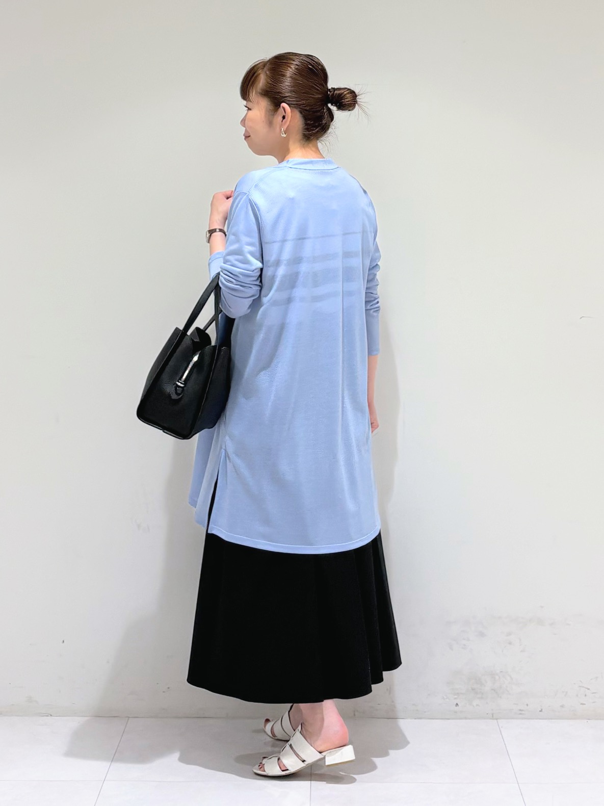 tsuyuさんの「INDIVI｜【合皮／ミドルサイズ】春カラーフォルムバッグ」を使ったコーディネート