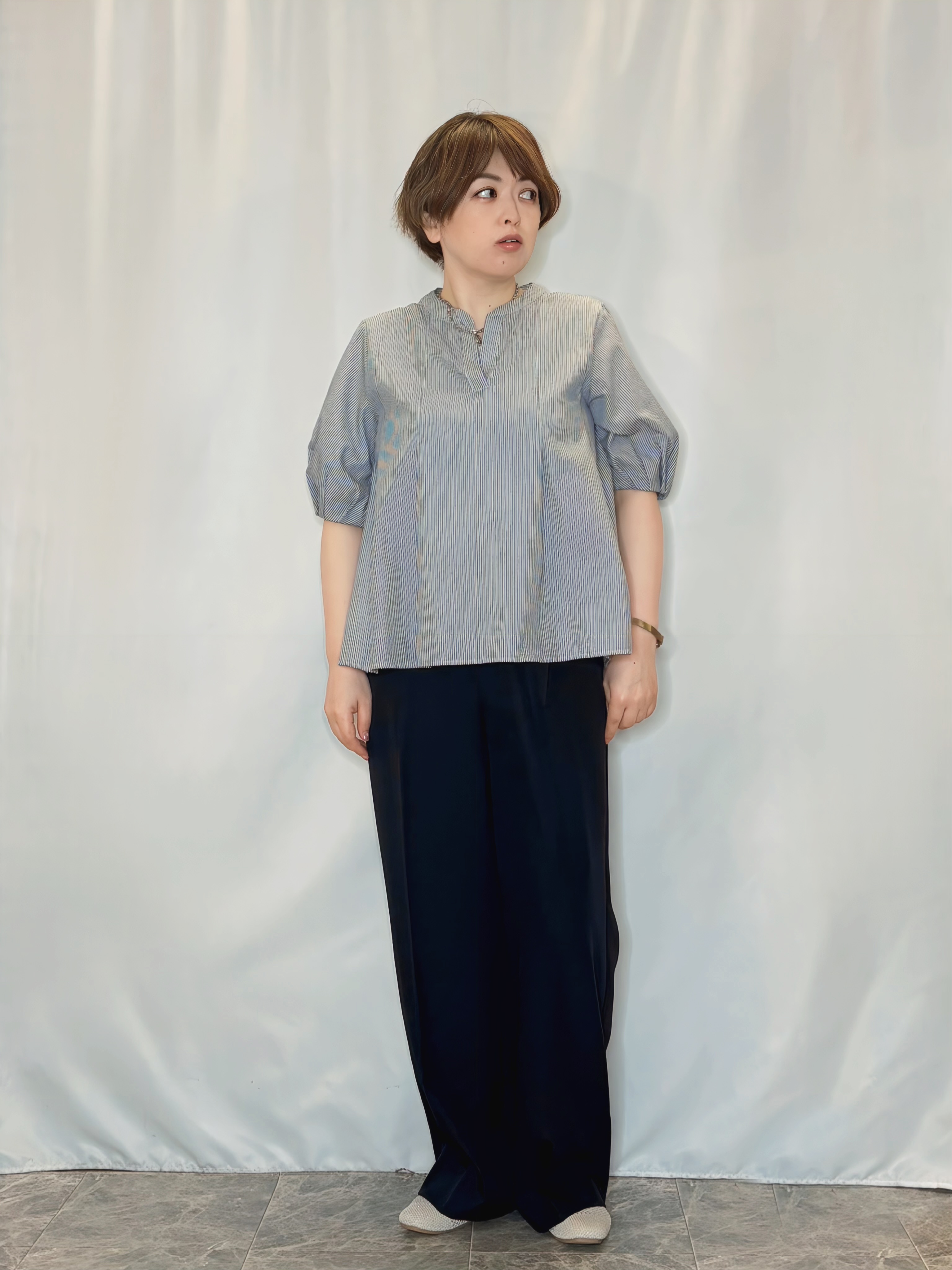 たみさんの「SHOO･LA･RUE｜【洗濯機可/UV】さらっとしたタッチが心地よい ショート丈 Vネックカーディガン」を使ったコーディネート