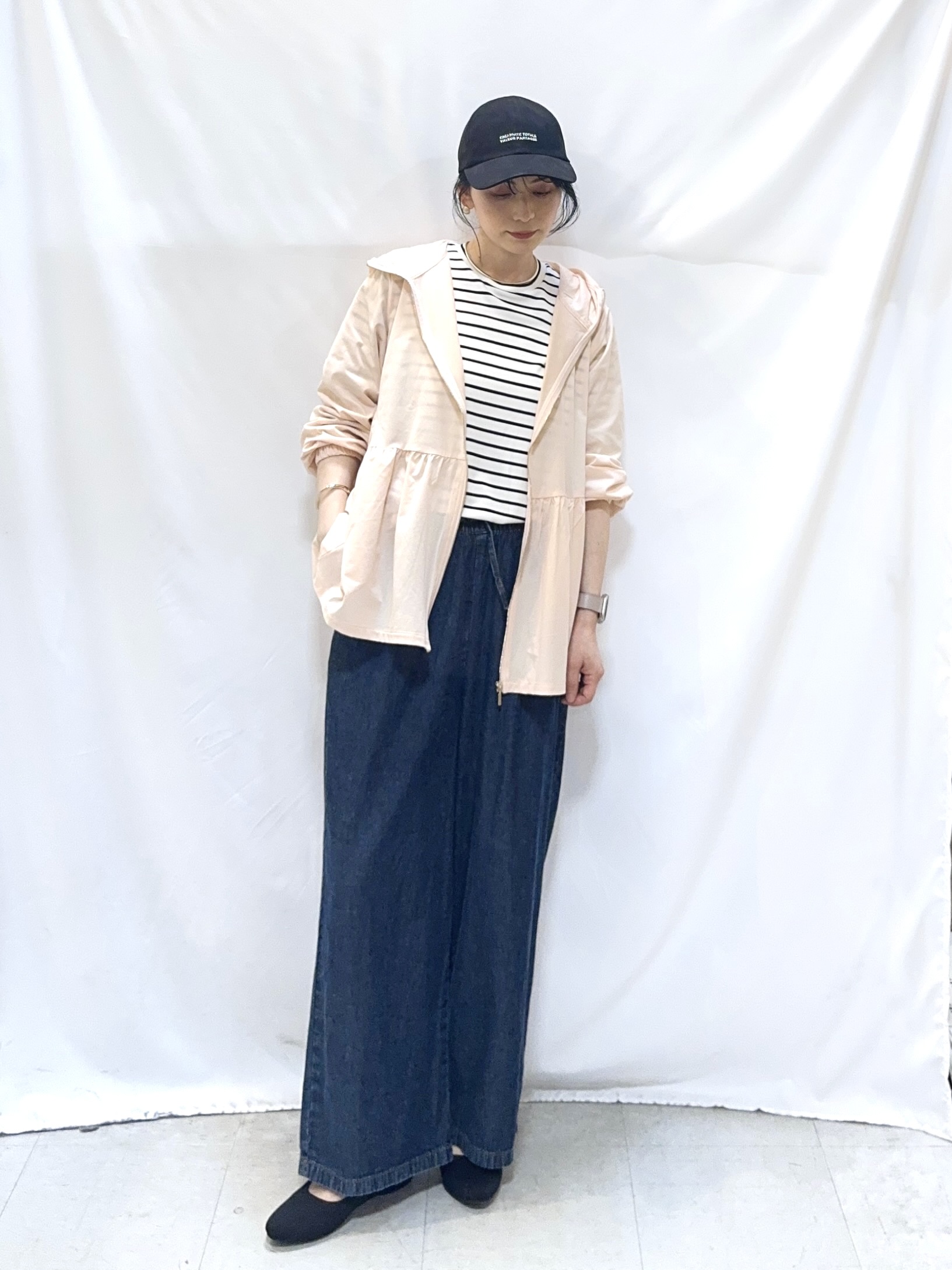𝐇𝐢𝐫𝐨𝐦𝐢さんの「SHOO･LA･RUE｜【S-LL/体型カバー】日焼け対策にも女性らしさを UVカットペプラムパーカ」を使ったコーディネート
