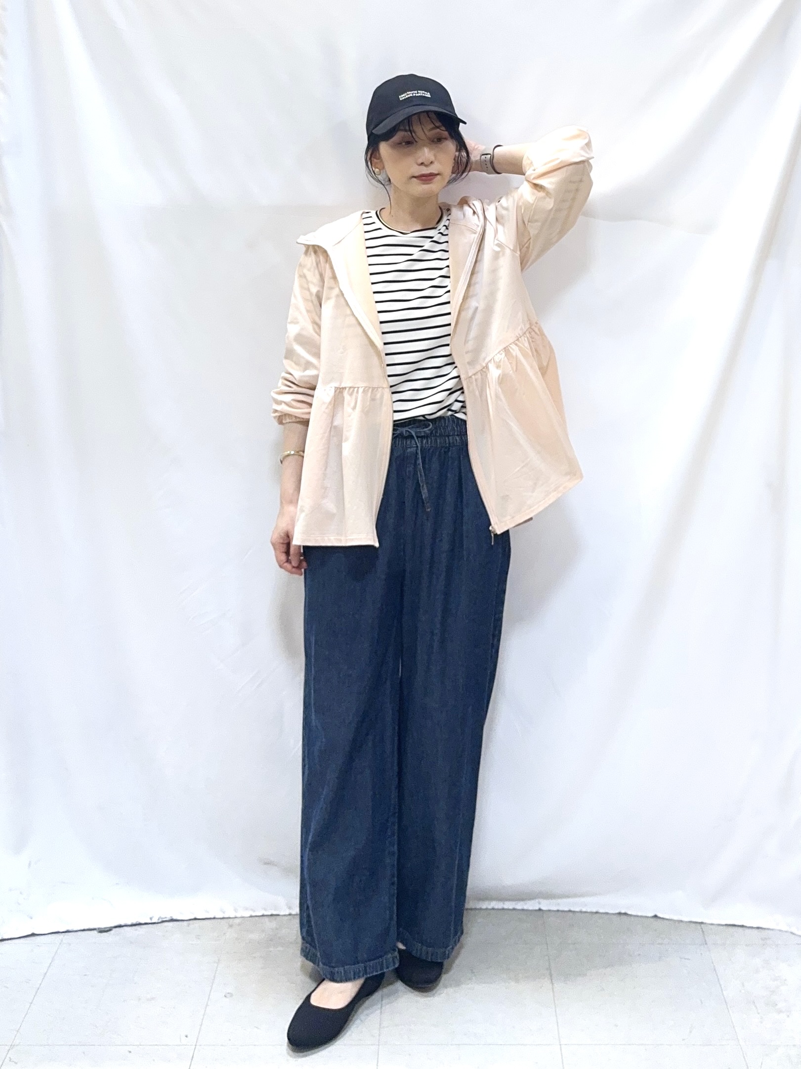 𝐇𝐢𝐫𝐨𝐦𝐢さんの「SHOO･LA･RUE｜【S-LL/体型カバー】日焼け対策にも女性らしさを UVカットペプラムパーカ」を使ったコーディネート