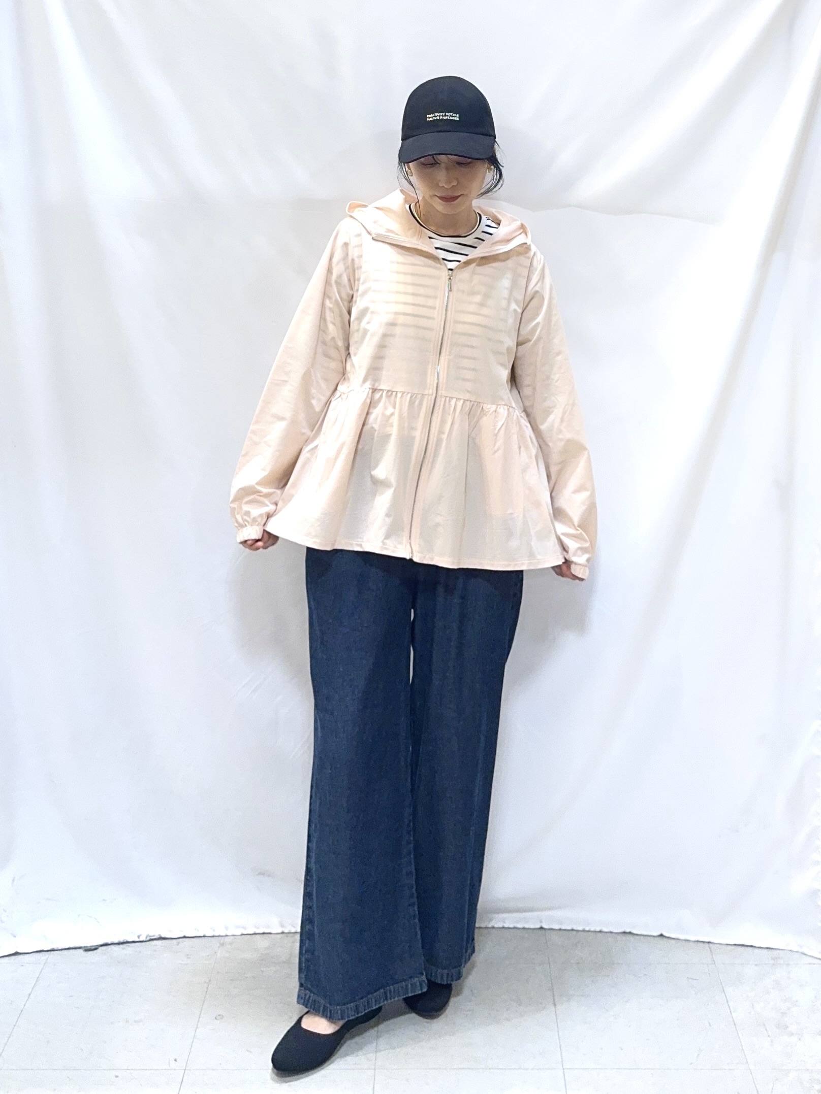 𝐇𝐢𝐫𝐨𝐦𝐢さんの「SHOO･LA･RUE｜【S-LL/体型カバー】日焼け対策にも女性らしさを UVカットペプラムパーカ」を使ったコーディネート