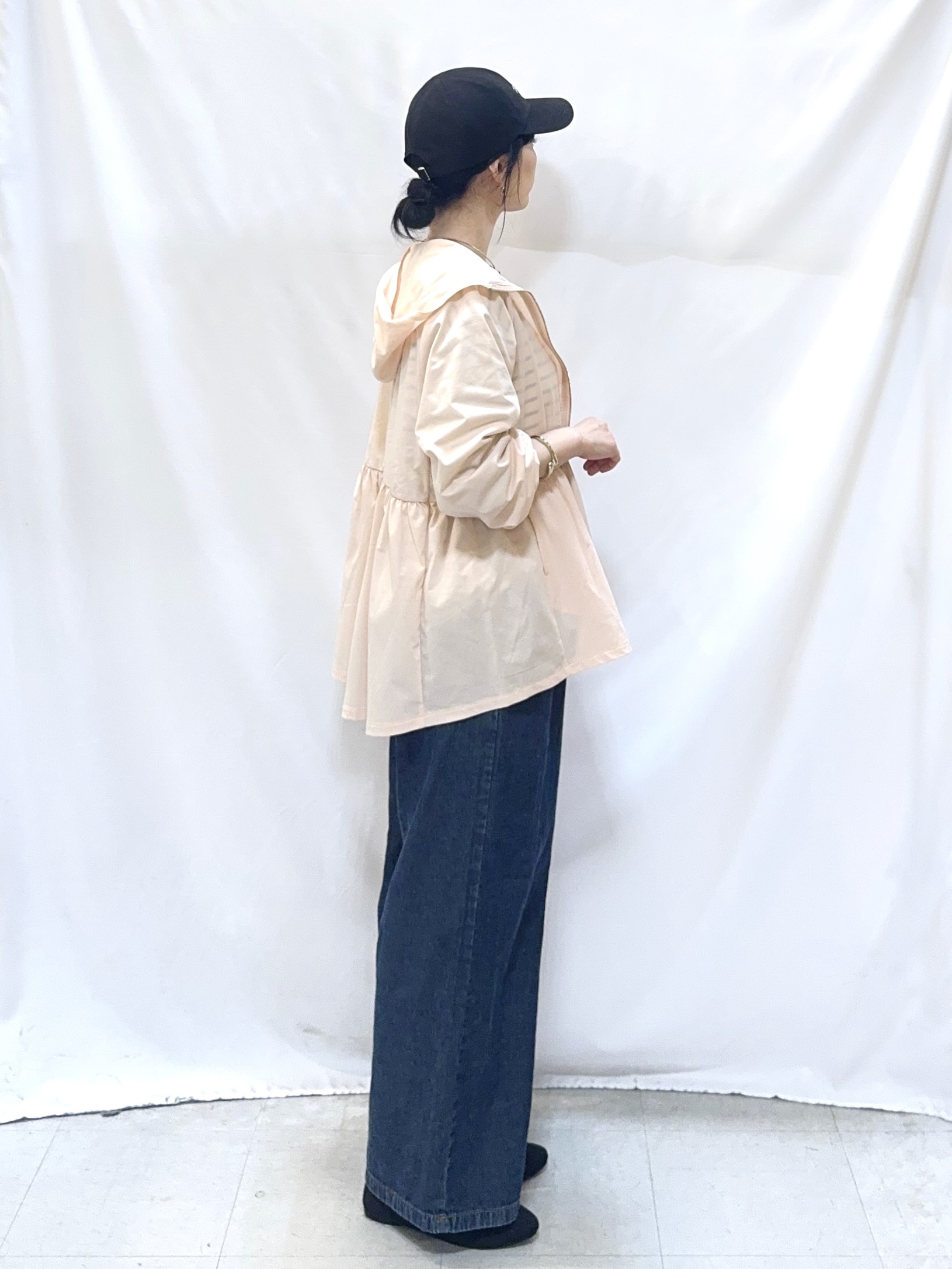 𝐇𝐢𝐫𝐨𝐦𝐢さんの「SHOO･LA･RUE｜【S-LL/体型カバー】日焼け対策にも女性らしさを UVカットペプラムパーカ」を使ったコーディネート