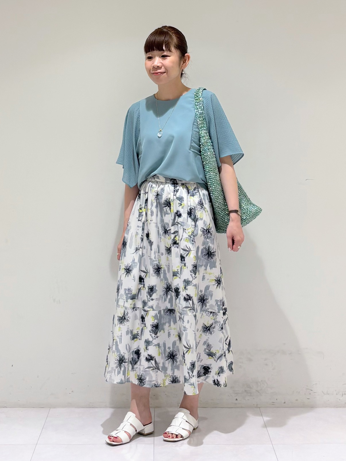 tsuyuさんの「INDIVI｜【大人カジュアル】メタリックかぎ編みボトルバッグ」を使ったコーディネート