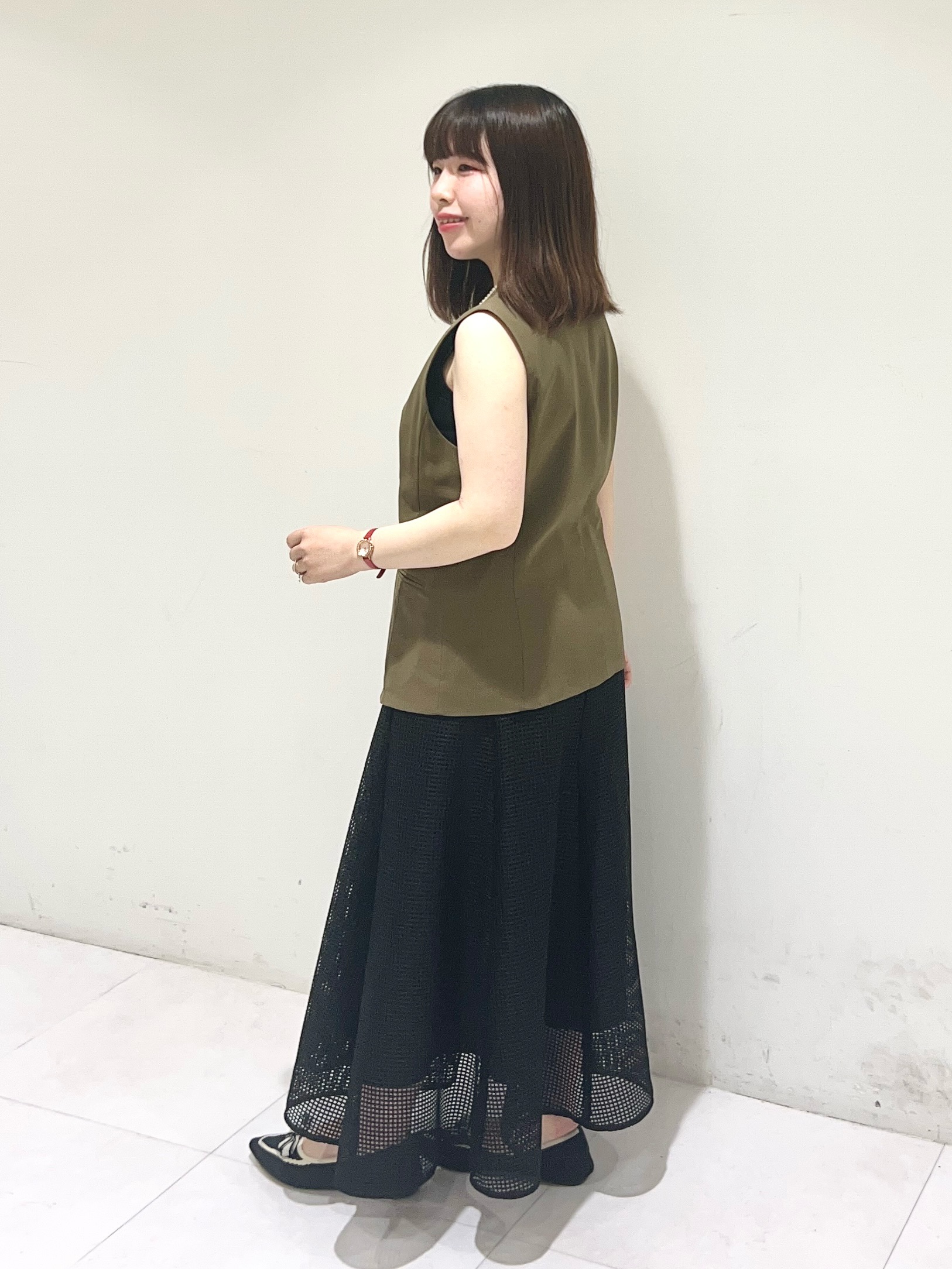 Mitsukiさんの「UNTITLED｜◆【セットアップ可/接触冷感/通気性】ドライシアーVネックジレ」を使ったコーディネート