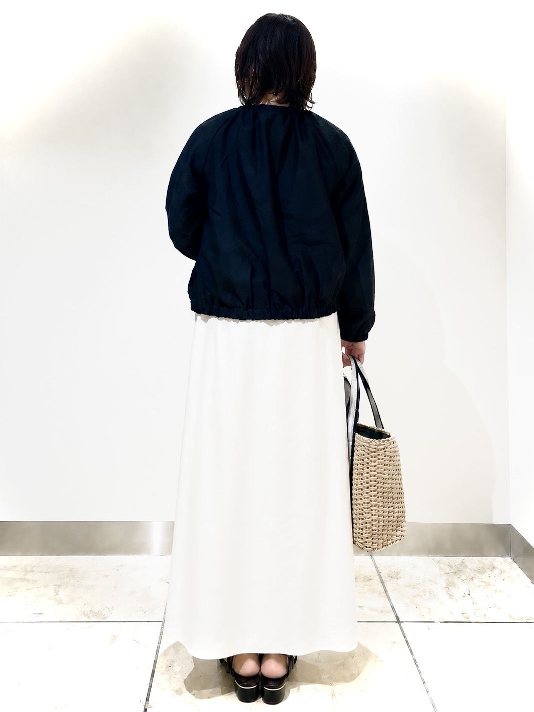 Tomoさんの「grove｜気温調整にも◎ブラウス感覚で羽織れるシアーブルゾン」を使ったコーディネート