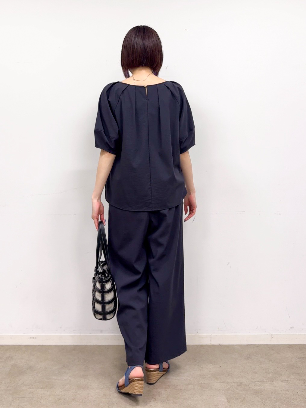 𝐜𝐡𝐢𝐤𝐚さんの「SHOO･LA･RUE｜【S-LL/洗濯機可/セットアップ可】軽凛(かろりん) タックブラウス」を使ったコーディネート