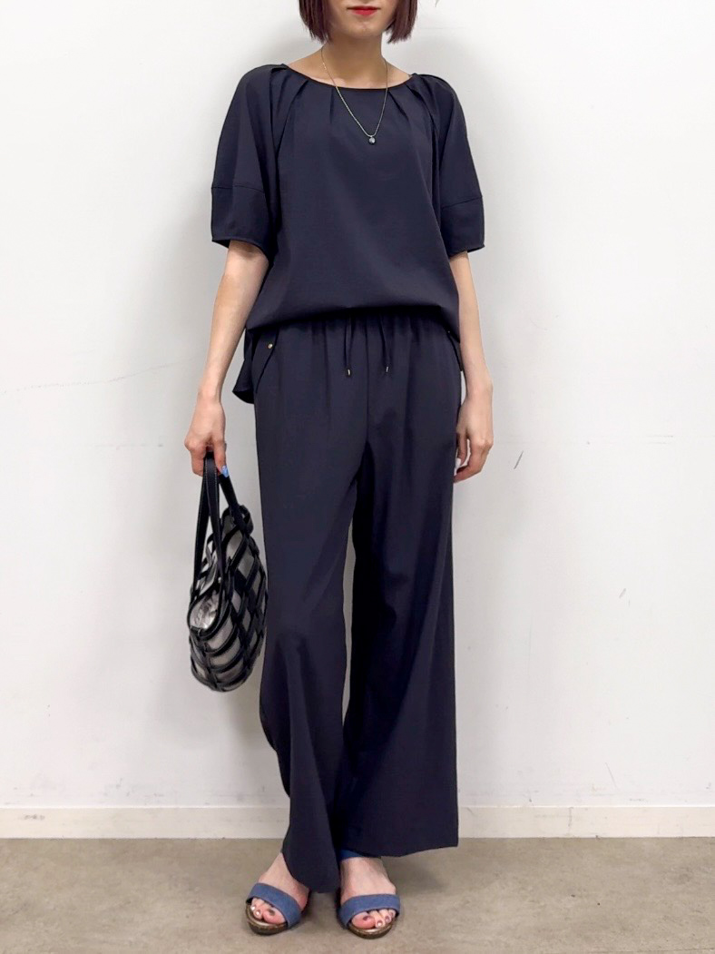 𝐜𝐡𝐢𝐤𝐚さんの「SHOO･LA･RUE｜【S-LL/洗濯機可/セットアップ可】軽凛(かろりん) タックブラウス」を使ったコーディネート