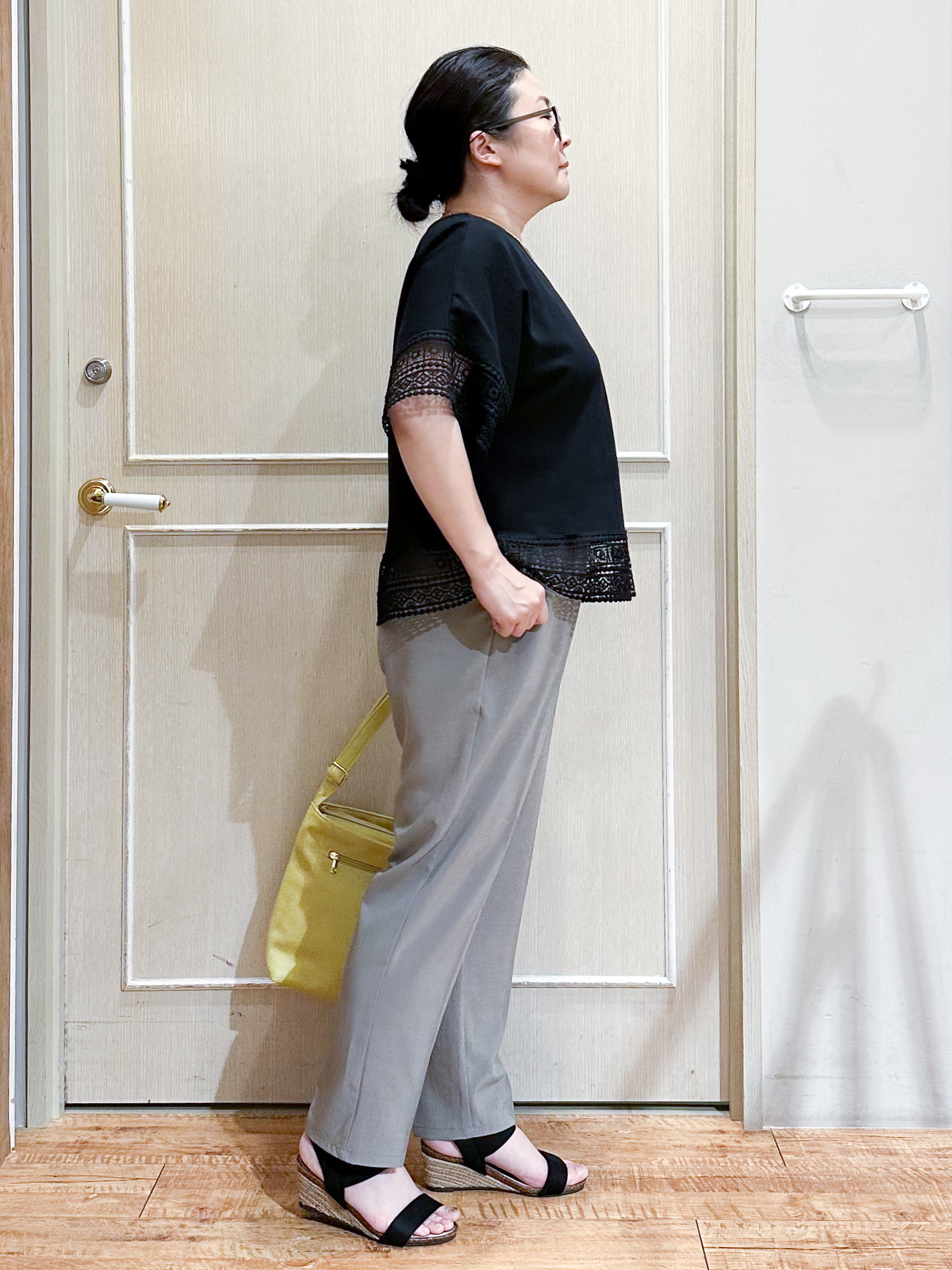 umeさんの「SHOO･LA･RUE｜【洗濯機可/体型カバー/S-LL】レース使いがポイント デザインTシャツ」を使ったコーディネート