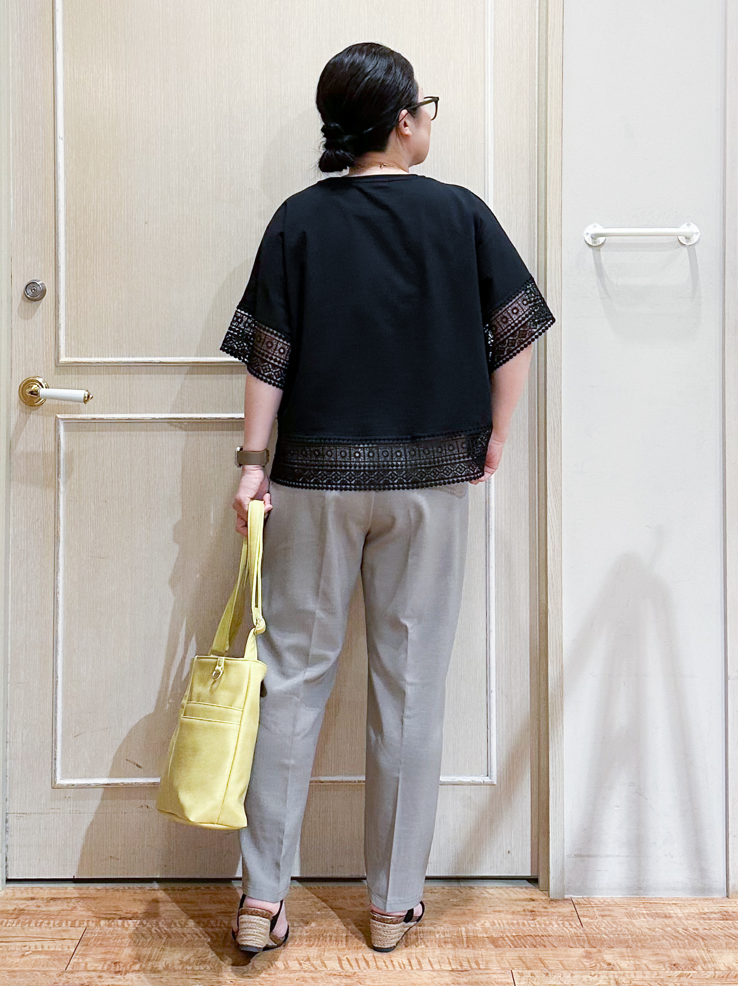 umeさんの「SHOO･LA･RUE｜【洗濯機可/体型カバー/S-LL】レース使いがポイント デザインTシャツ」を使ったコーディネート