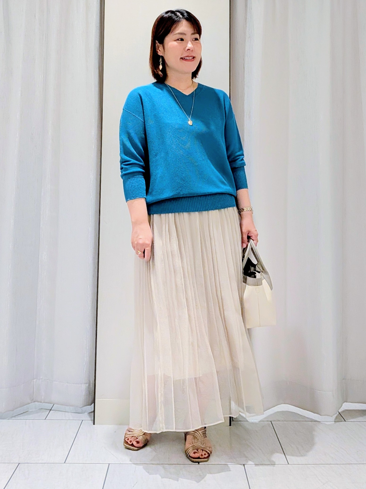 Onumaさんの「UNTITLED｜◆【ウエストゴム/洗える】エアリーシアープリーツスカート」を使ったコーディネート