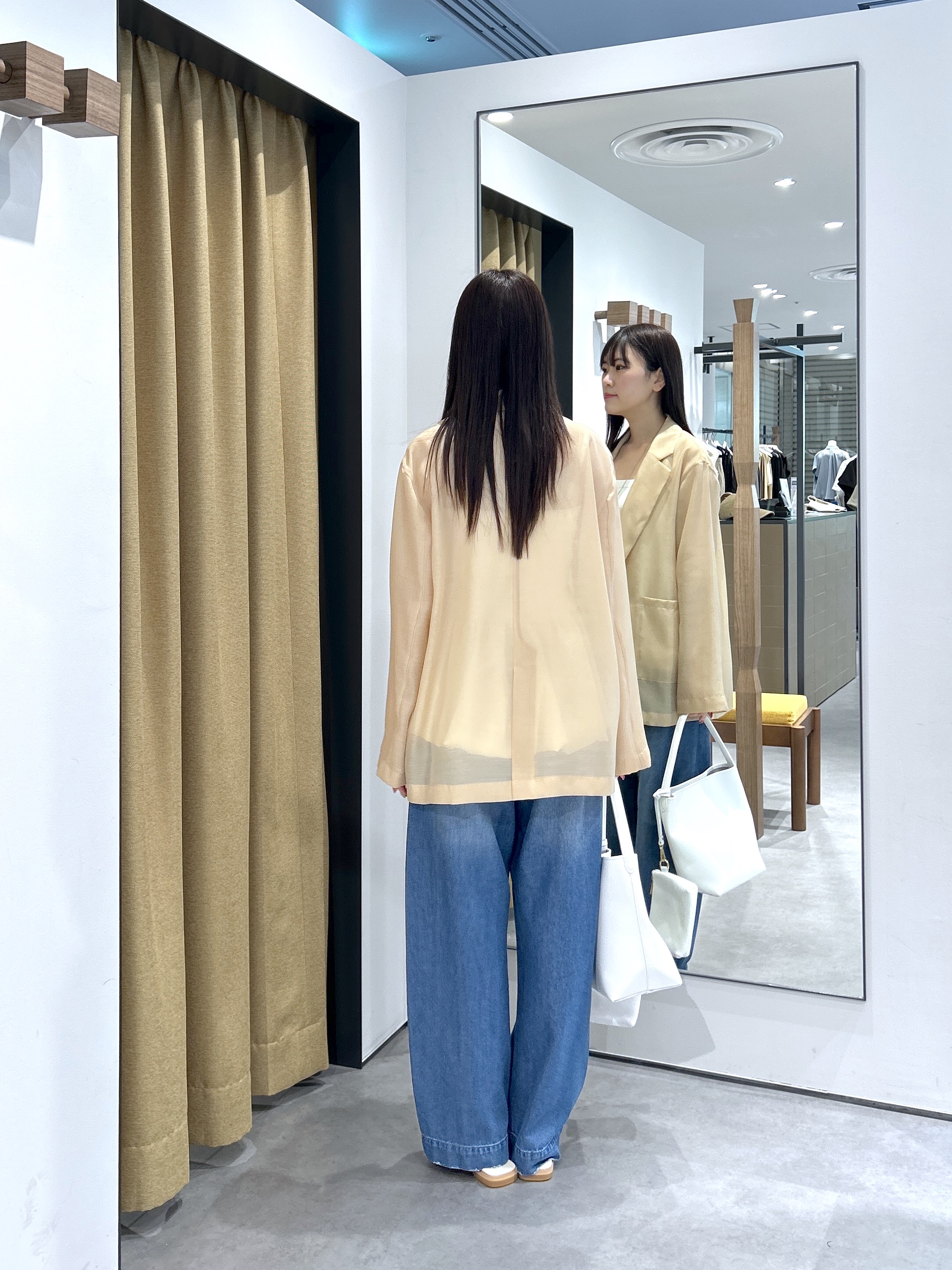 Renoさんの「INDIVI｜【接触冷感/通気性】シアーシャツジャケット」を使ったコーディネート