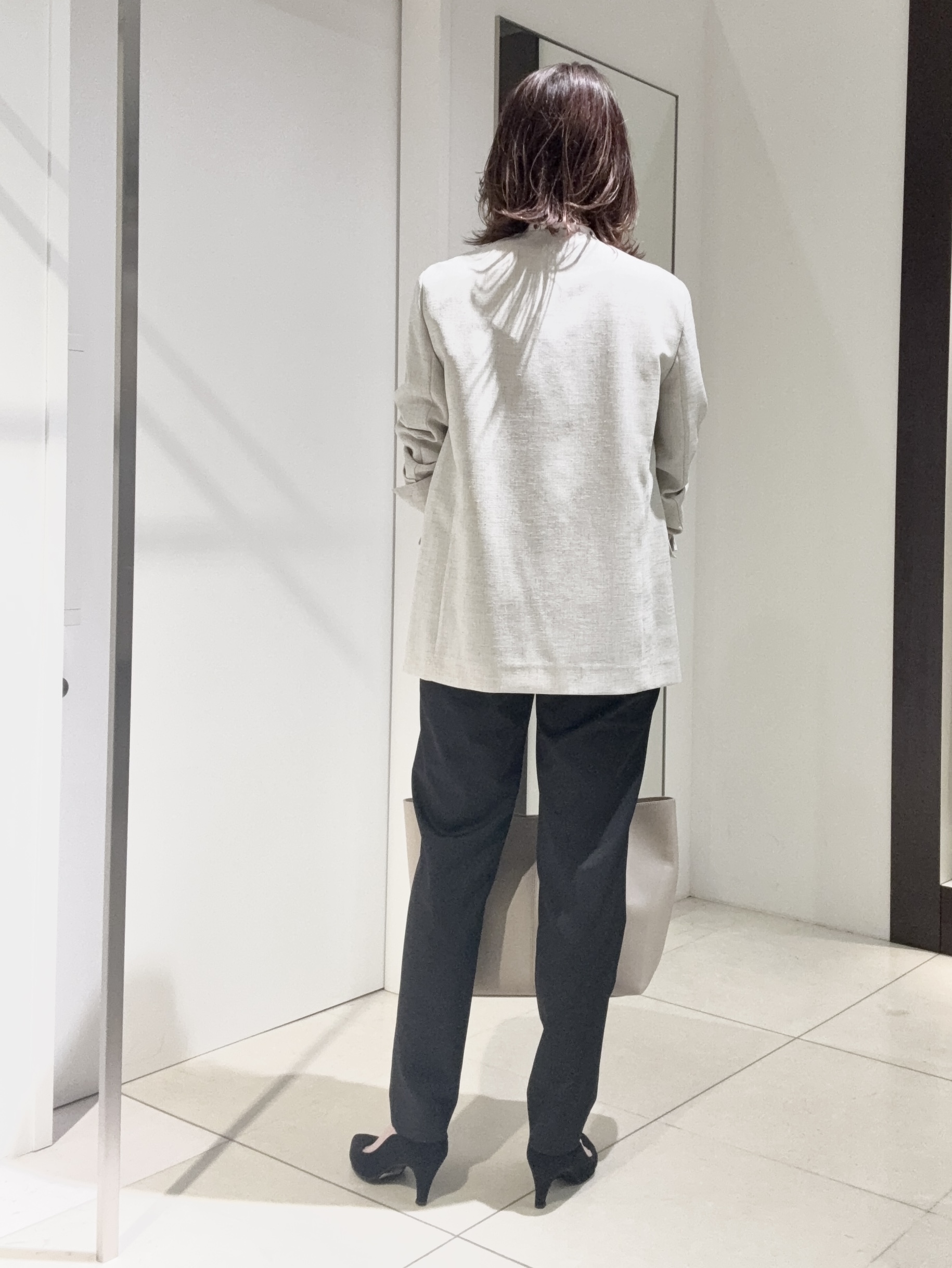 tomoさんの「UNTITLED｜◆【さらりと快適/セットアップ可/UV/接触冷感】スラブカラーレスジャケット」を使ったコーディネート