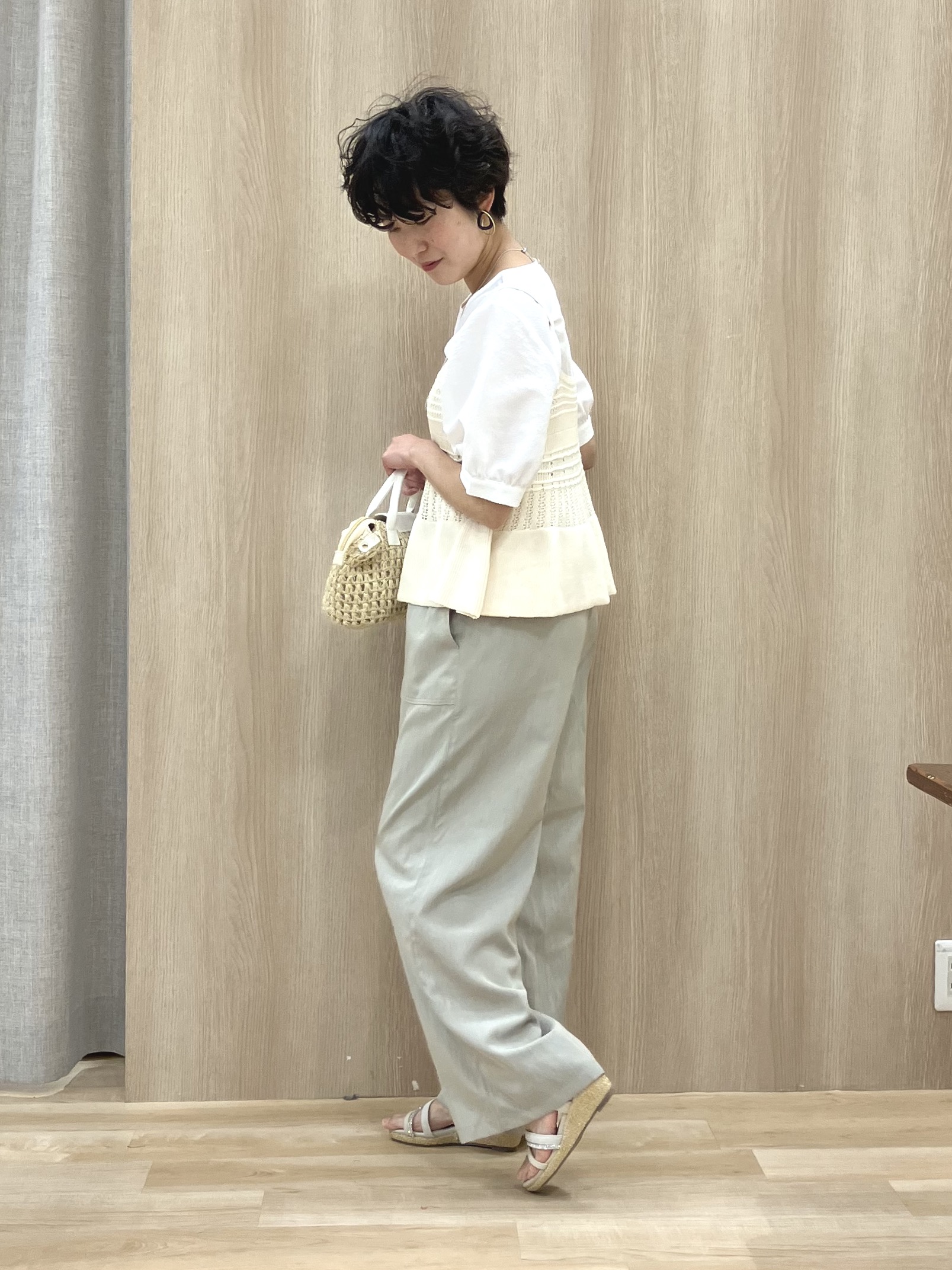Keiさんの「grove｜【2点SET】着るだけで完成、透かし編みニットビスチェ&times;ブラウス」を使ったコーディネート