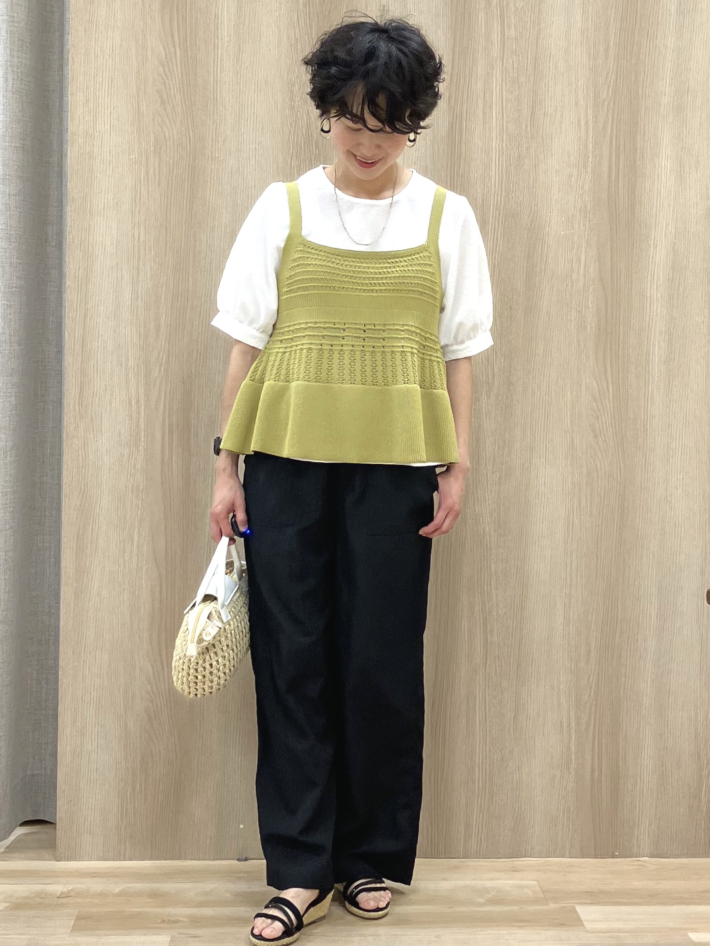 Keiさんの「grove｜【2点SET】着るだけで完成、透かし編みニットビスチェ&times;ブラウス」を使ったコーディネート