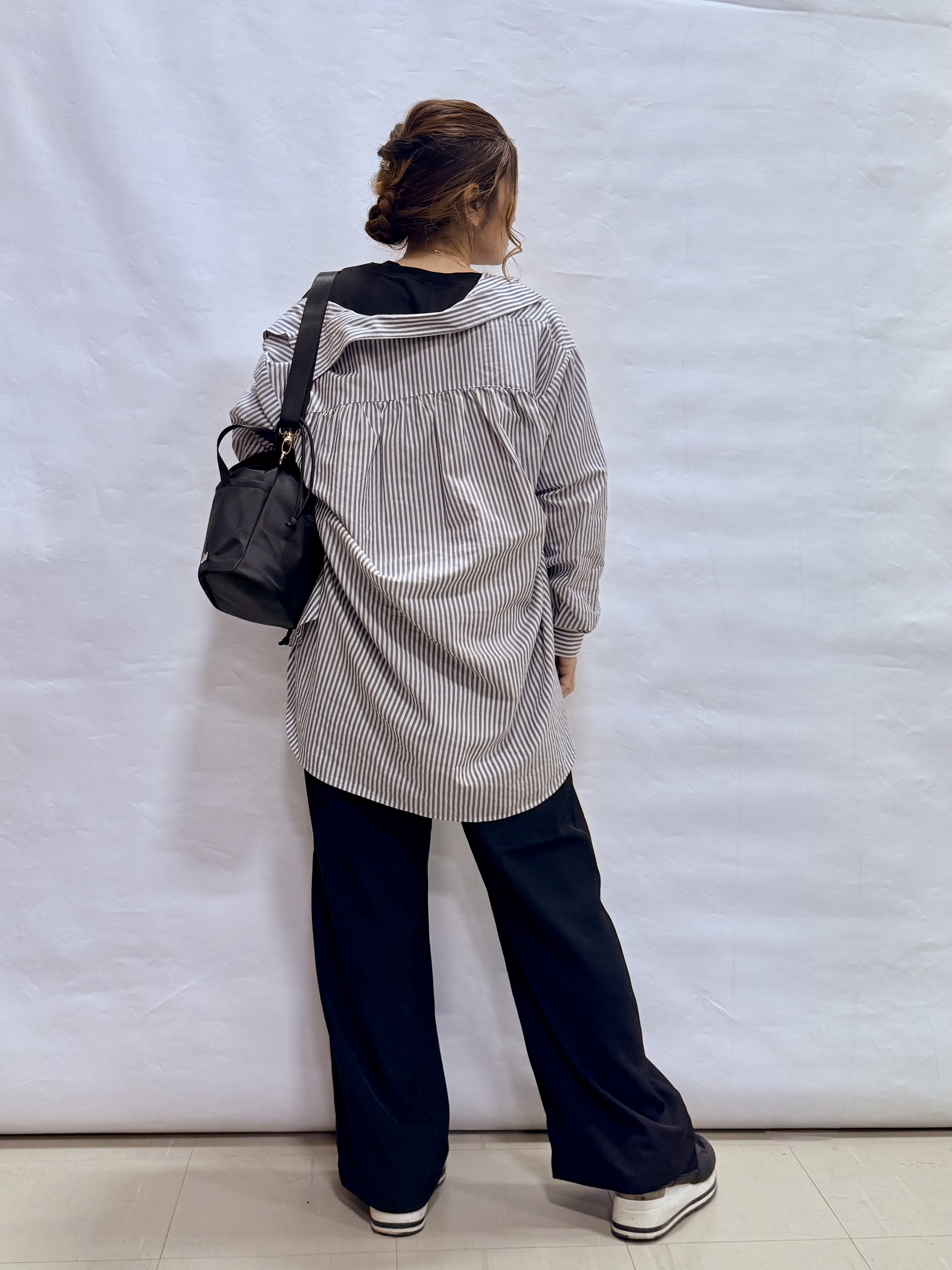 fuuさんの「SHOO･LA･RUE｜【UV/S-LL/セットアップ可】やみつきになる肌触り さらさらぷるんトップス」を使ったコーディネート
