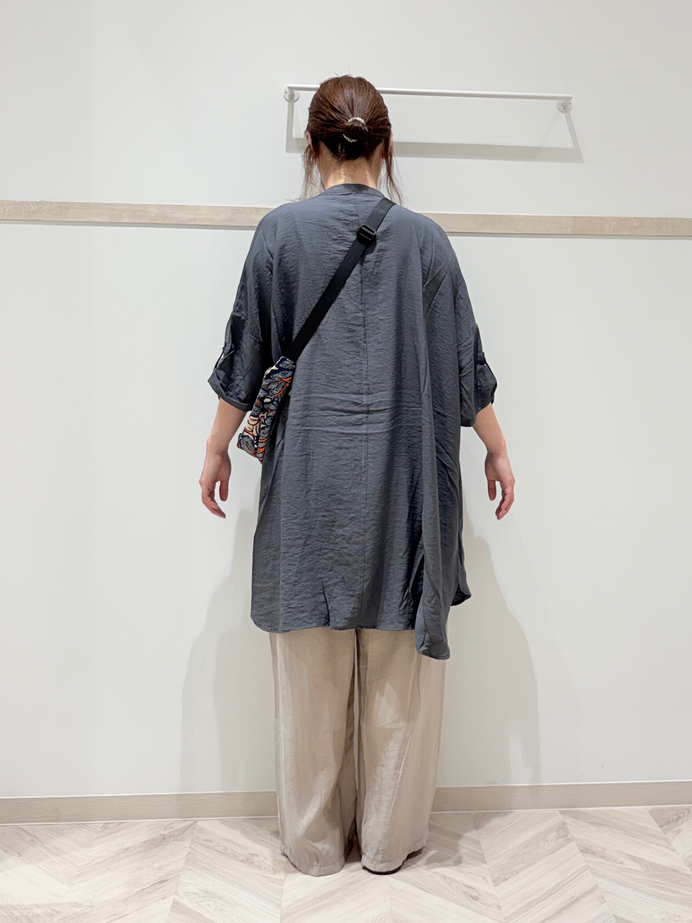 c_h_i_k_aさんの「SHOO･LA･RUE｜【S-LL/洗濯機可】気になる体型すっぽり隠す スキッパードルマンチュニック」を使ったコーディネート