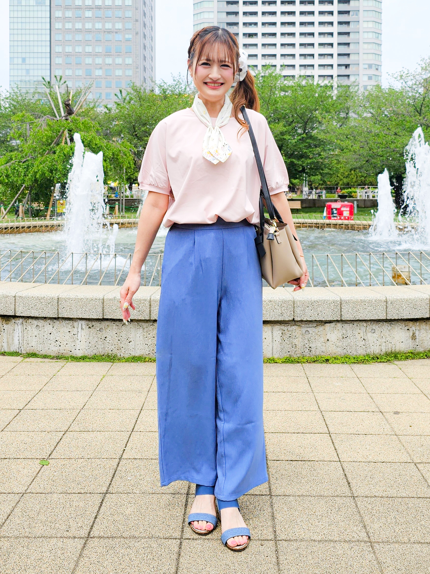 ゆゆさんの「SHOO･LA･RUE｜【洗濯後しわになりにくい】インせず着られる さらっとタッチのドルマンブラウス」を使ったコーディネート