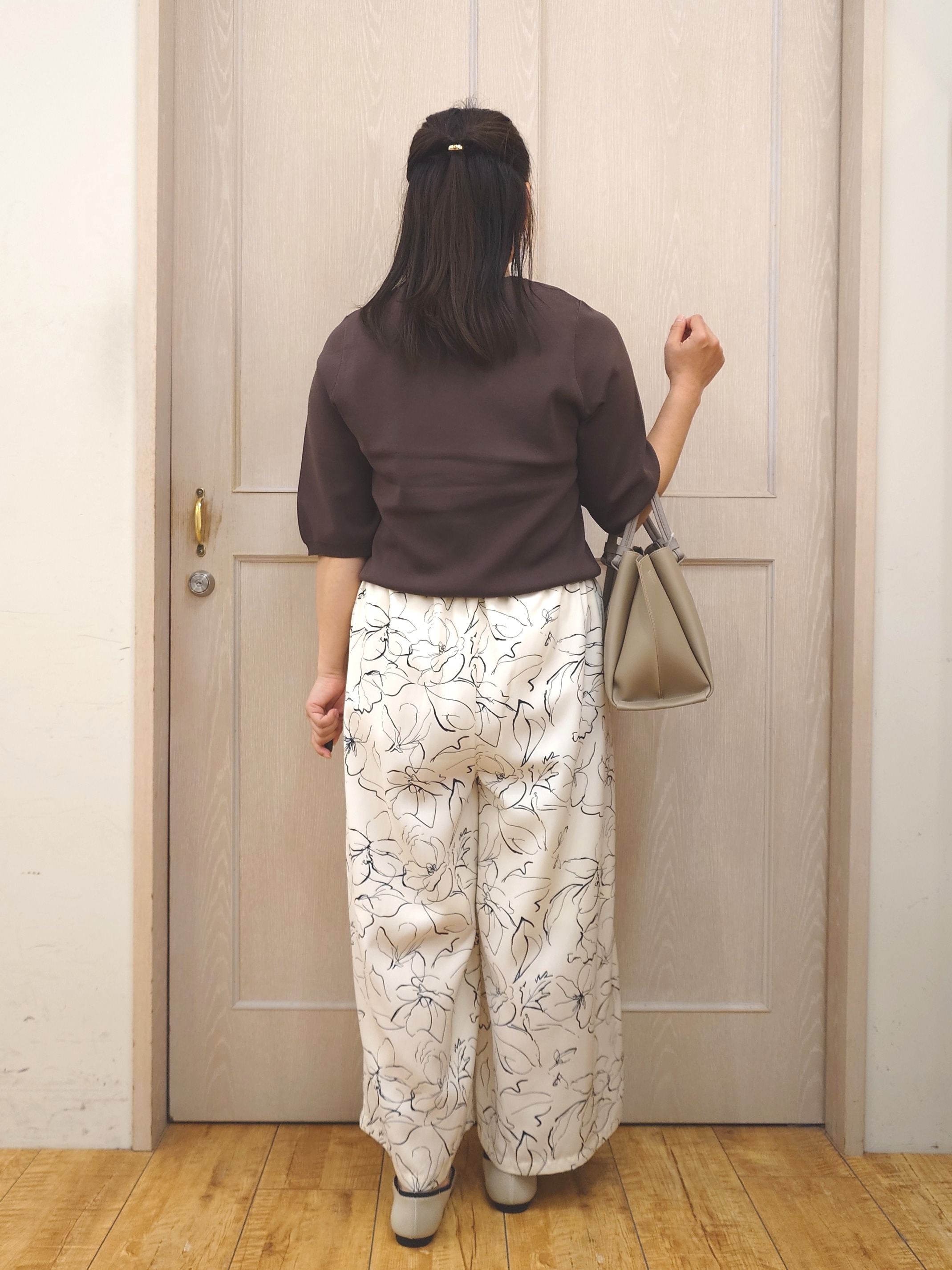 とろろさんの「SHOO･LA･RUE｜【毎日洗える/S-LL/UV】上半身すっきり 二の腕見せない5分袖ニット」を使ったコーディネート