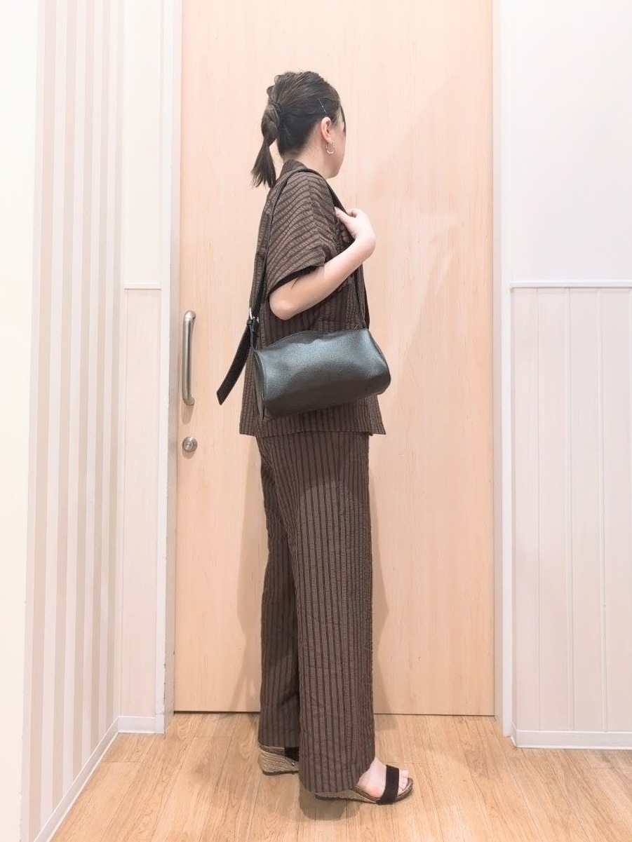 あさんの「SHOO･LA･RUE｜【S-LL/吸水速乾/セットアップ可】羽織るだけで主役になる サッカーストライプシャツジャケット」を使ったコーディネート