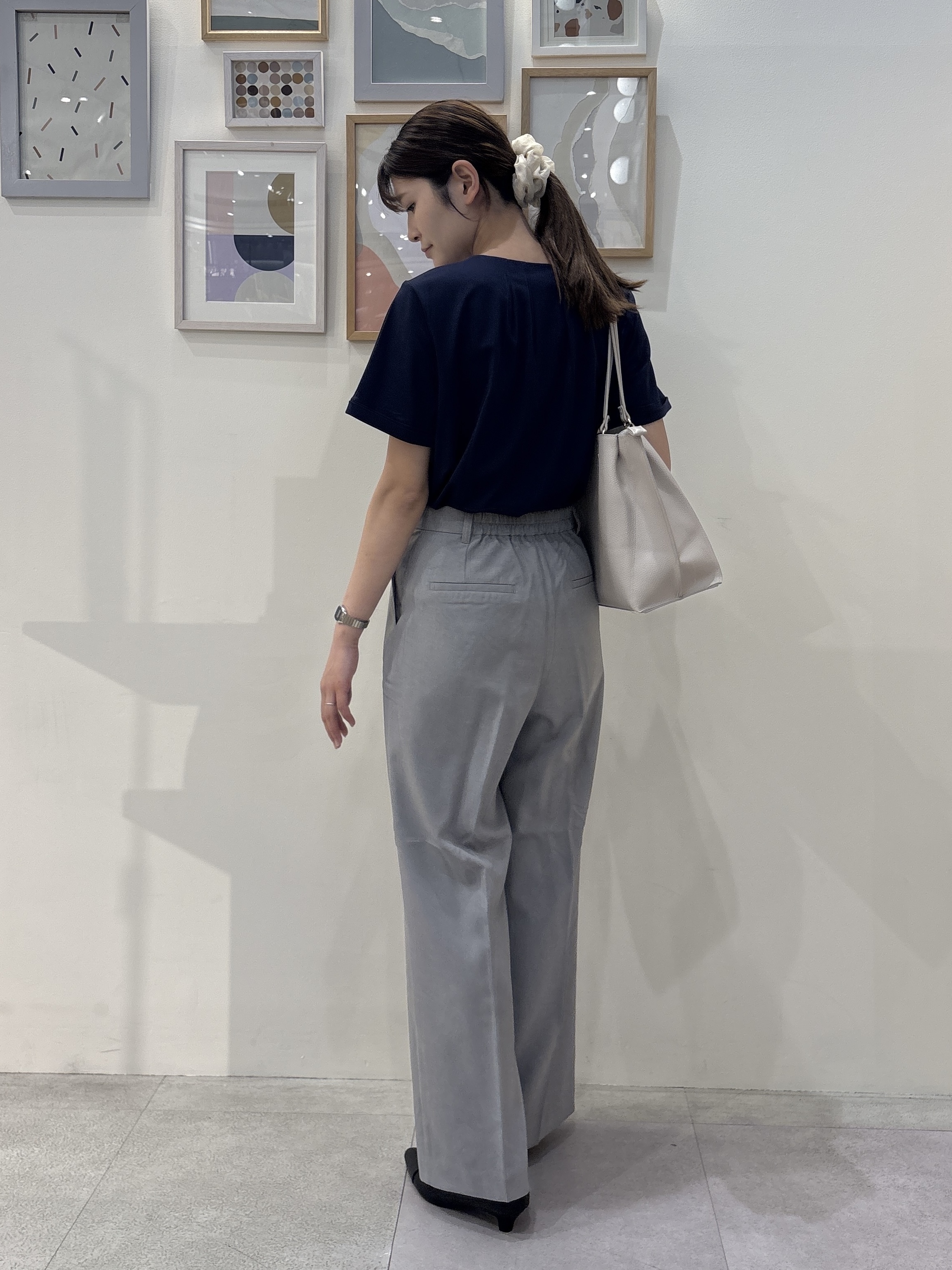 Rikaさんの「SHOO･LA･RUE｜【洗濯後しわになりにくい/UV/S-LL】Tシャツ感覚できれい見え タックブラウス」を使ったコーディネート