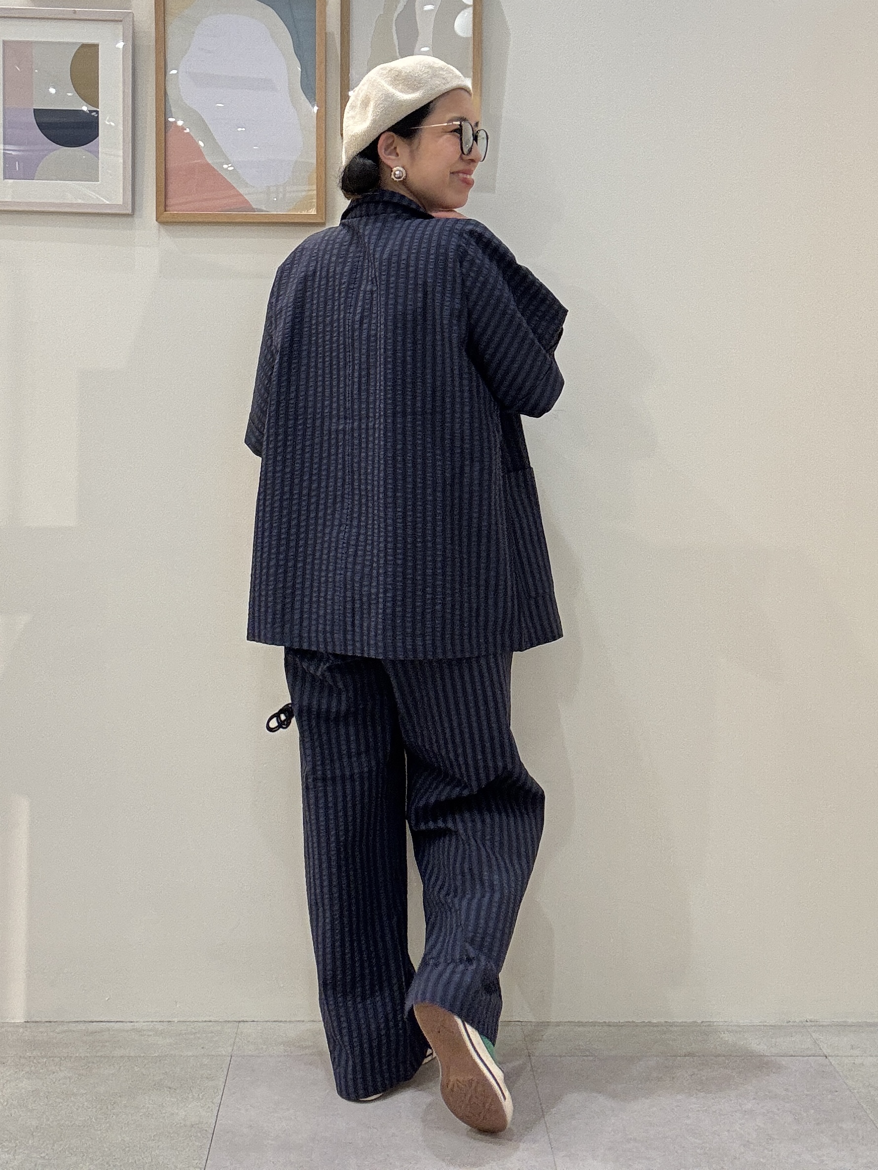 たけぴさんの「SHOO･LA･RUE｜【S-LL/吸水速乾/セットアップ可】羽織るだけで主役になる サッカーストライプシャツジャケット」を使ったコーディネート