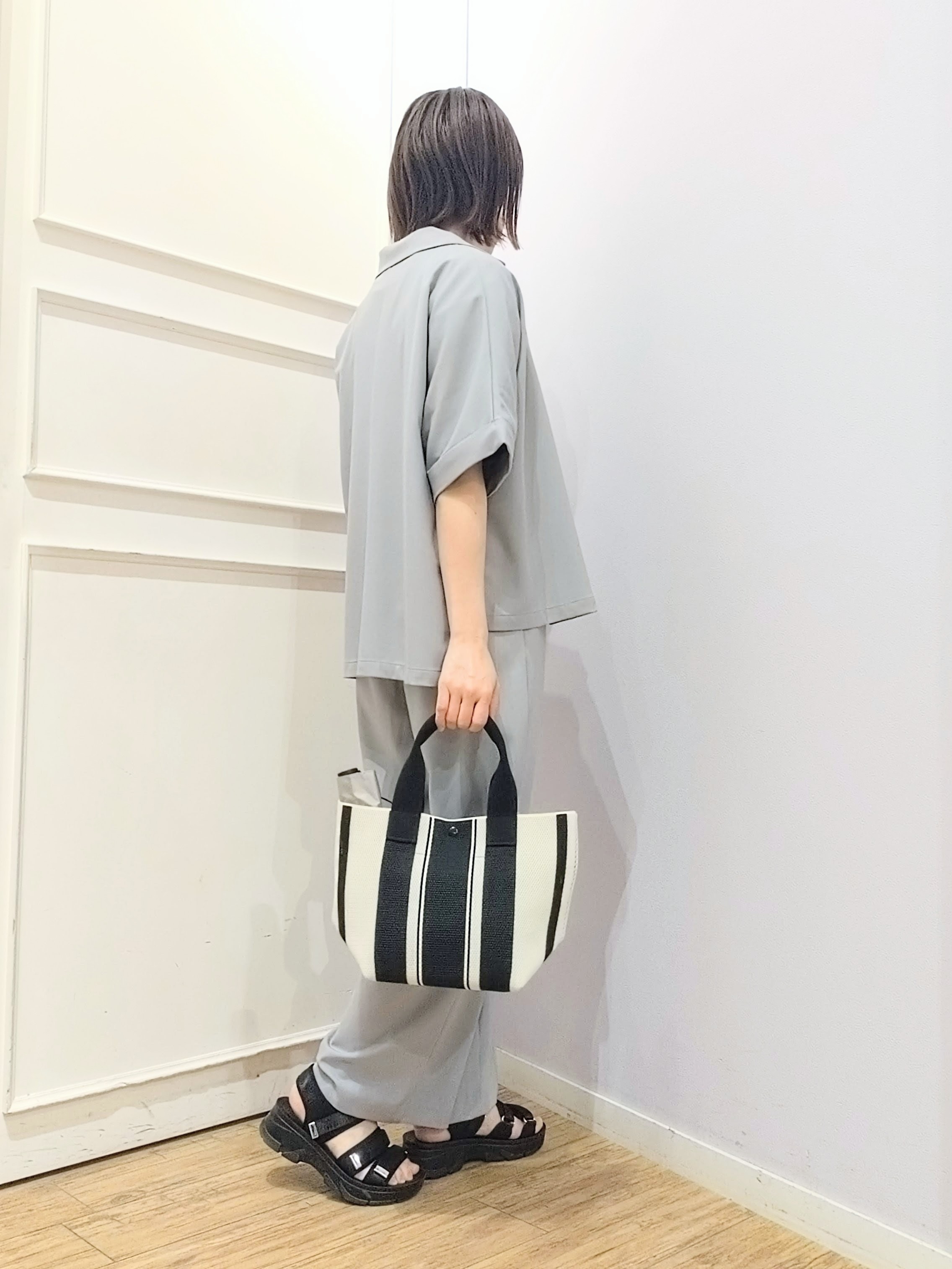miomioさんの「SHOO･LA･RUE｜【セットアップ可/洗濯後しわになりにくい/S-LL】半袖とろみテーラードジャケット」を使ったコーディネート