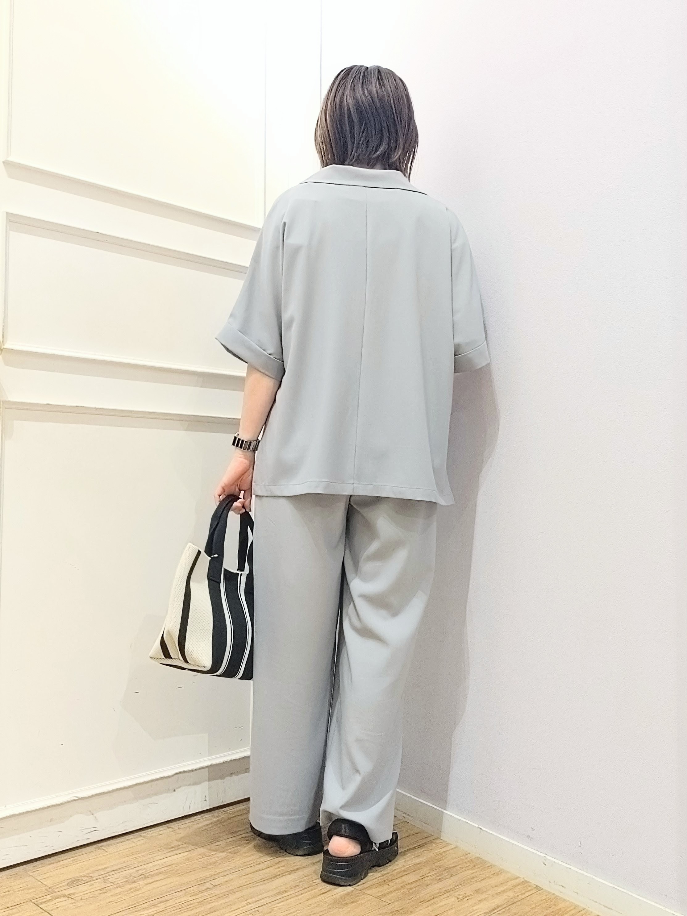 miomioさんの「SHOO･LA･RUE｜【セットアップ可/洗濯後しわになりにくい/S-LL】半袖とろみテーラードジャケット」を使ったコーディネート