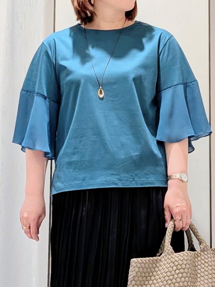 Onumaさんの「UNTITLED｜◆【ウエストゴム/洗える】エアリーシアープリーツスカート」を使ったコーディネート