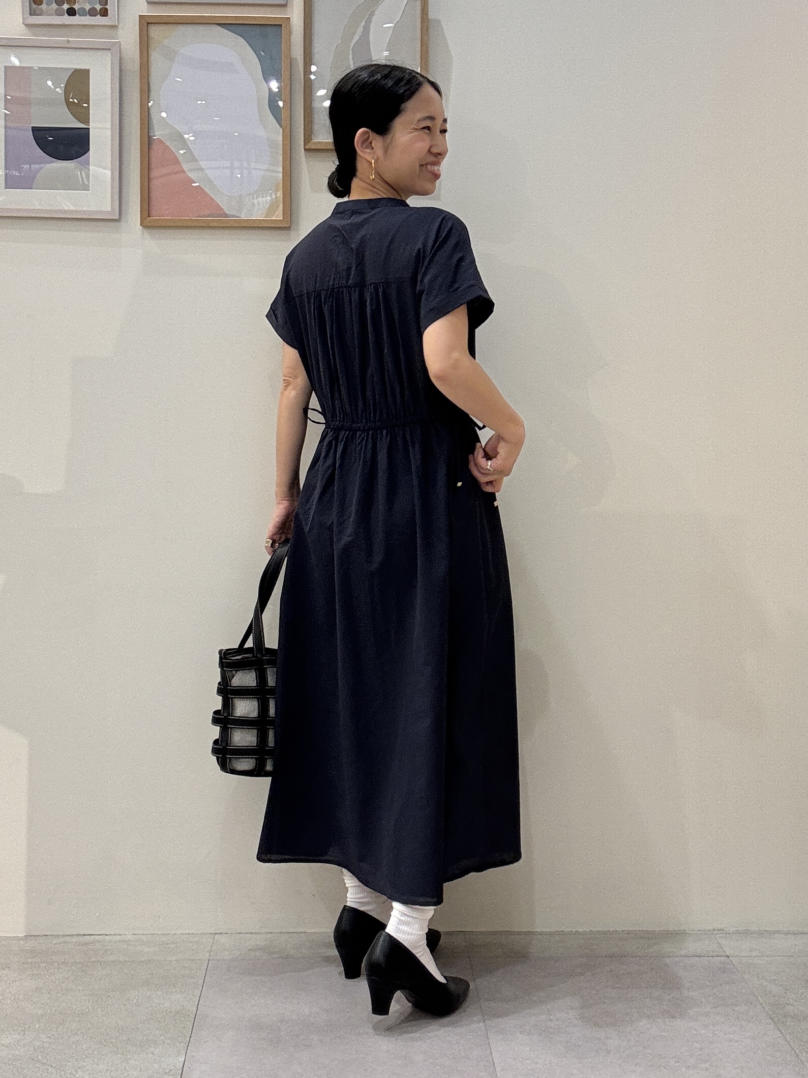 たけぴさんの「SHOO･LA･RUE｜【S-LL/UV/吸水速乾/洗濯機可】通気性〇 ギャザーリボンワンピース」を使ったコーディネート