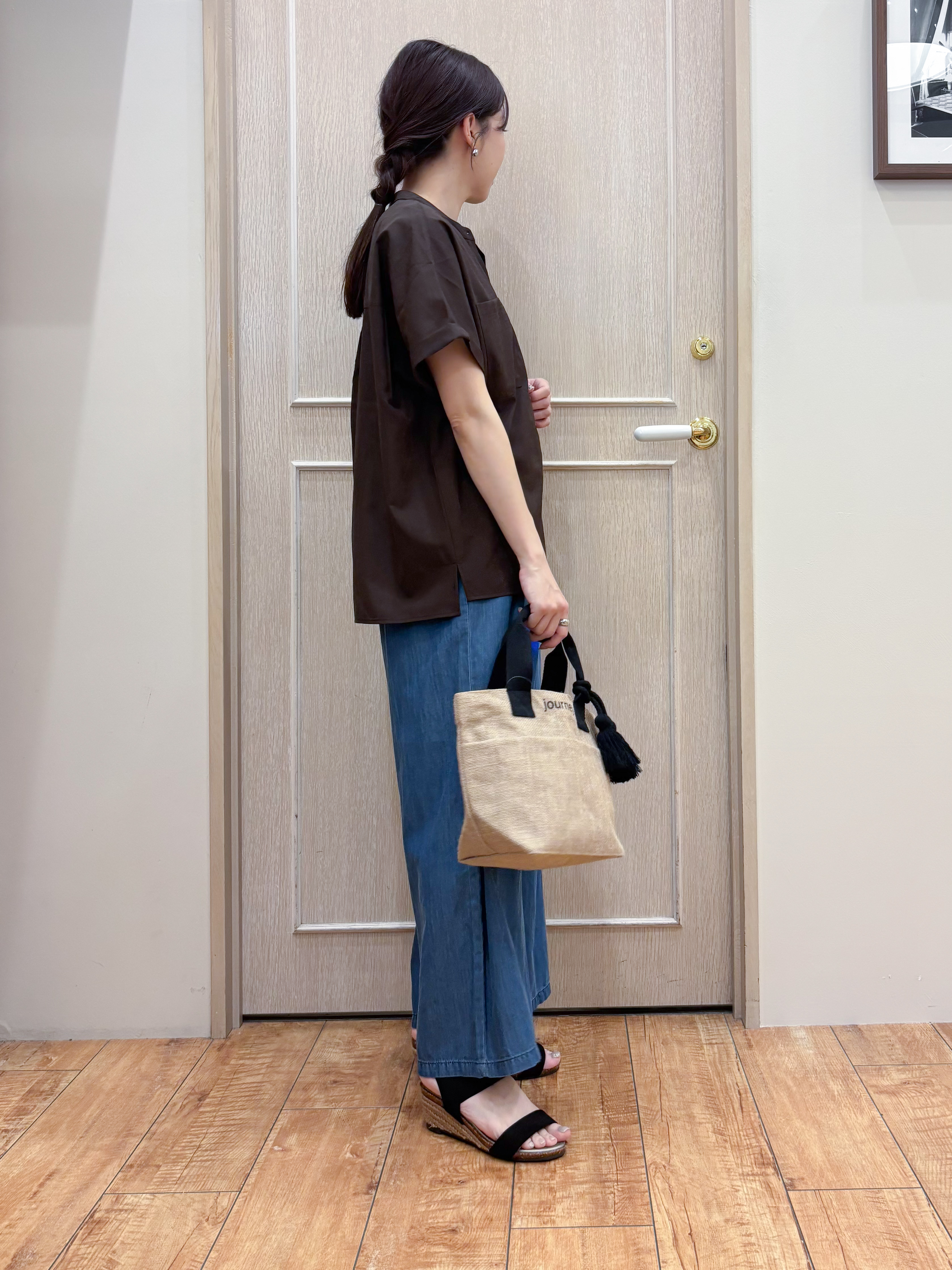 なみさんの「SHOO･LA･RUE｜【通気性〇/UV/S-LL】風が通り抜ける 半袖バンドカラーシアーシャツ」を使ったコーディネート