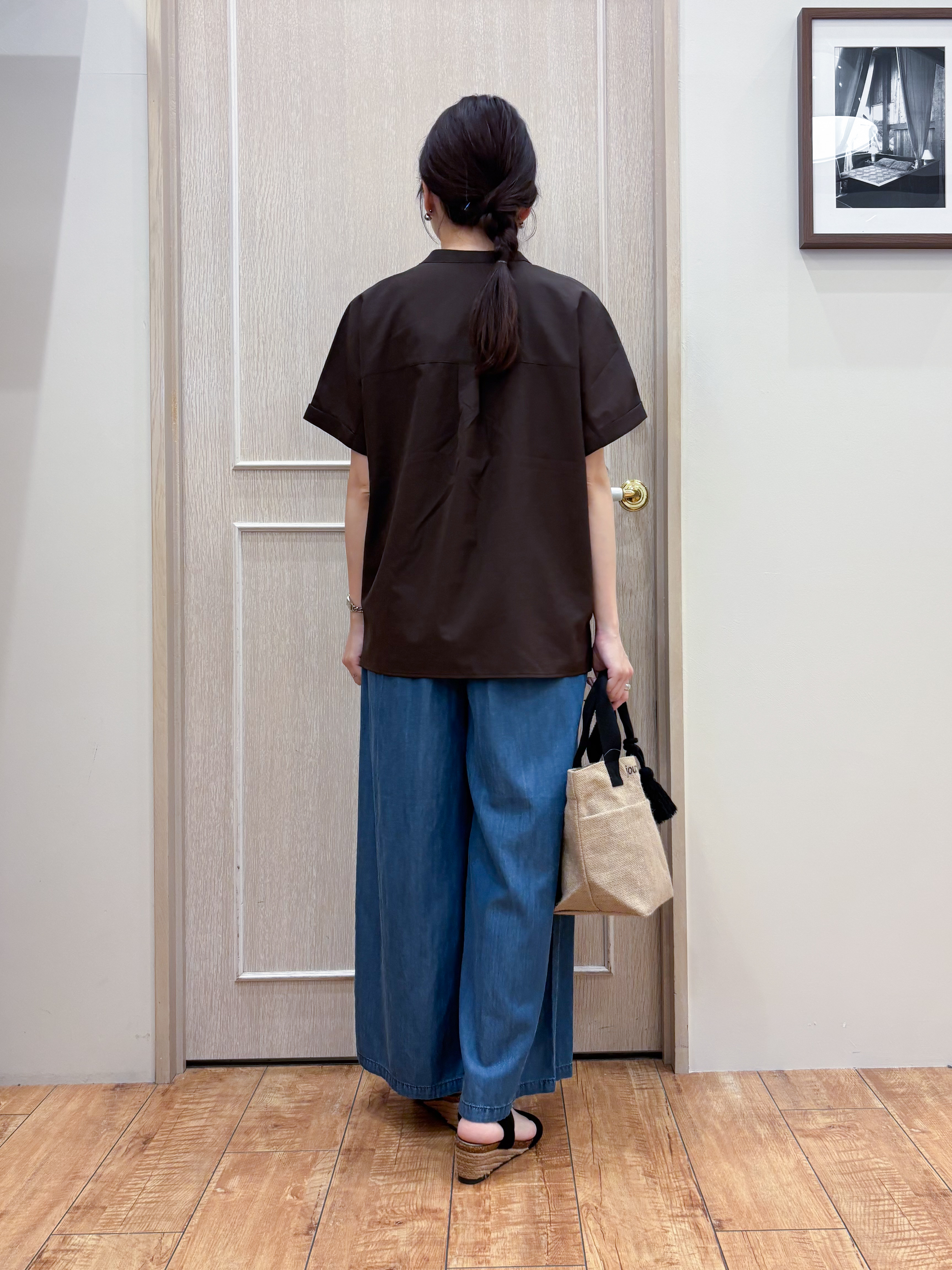なみさんの「SHOO･LA･RUE｜【通気性〇/UV/S-LL】風が通り抜ける 半袖バンドカラーシアーシャツ」を使ったコーディネート