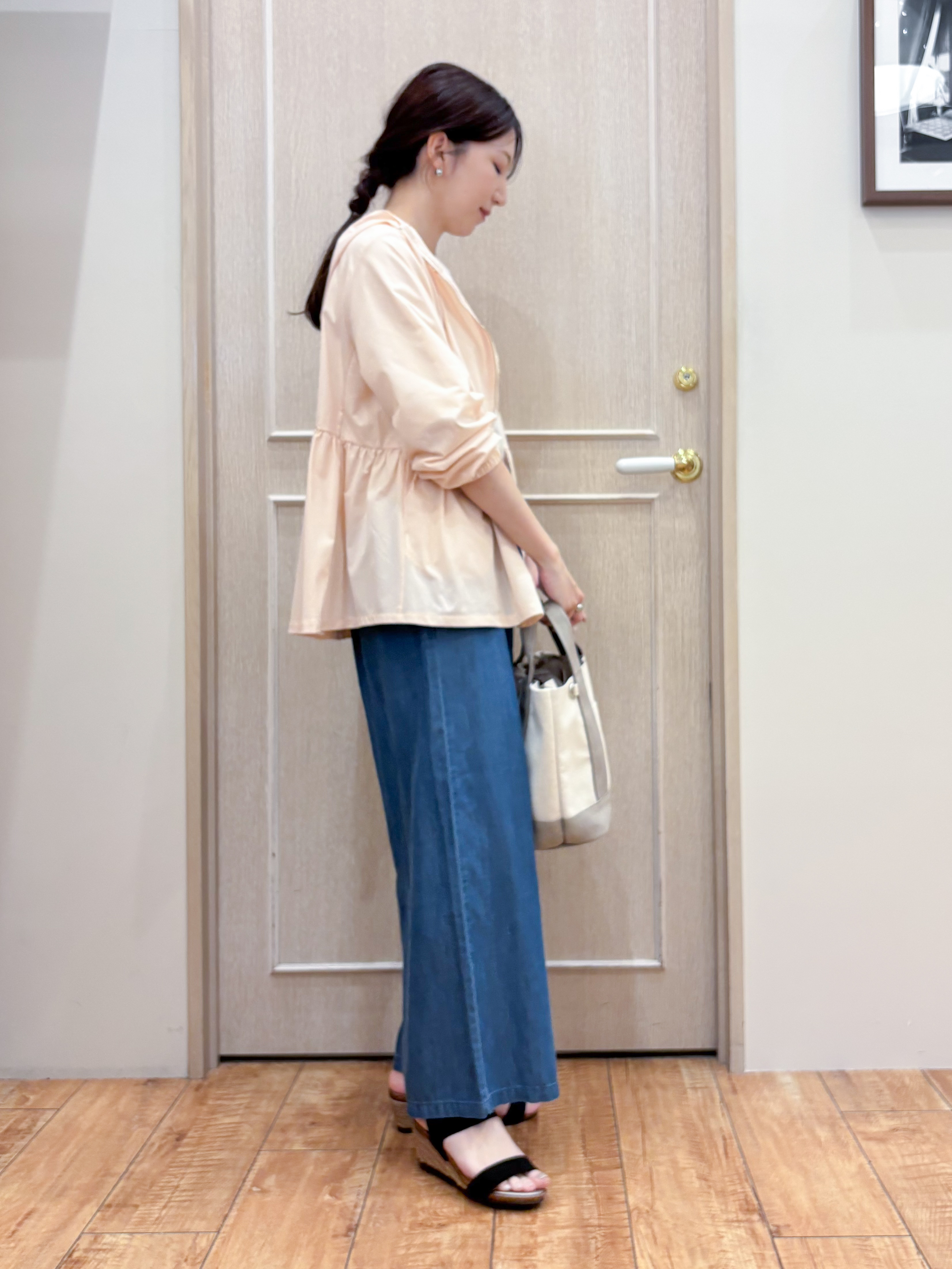 なみさんの「SHOO･LA･RUE｜【S-LL/体型カバー】日焼け対策にも女性らしさを UVカットペプラムパーカ」を使ったコーディネート