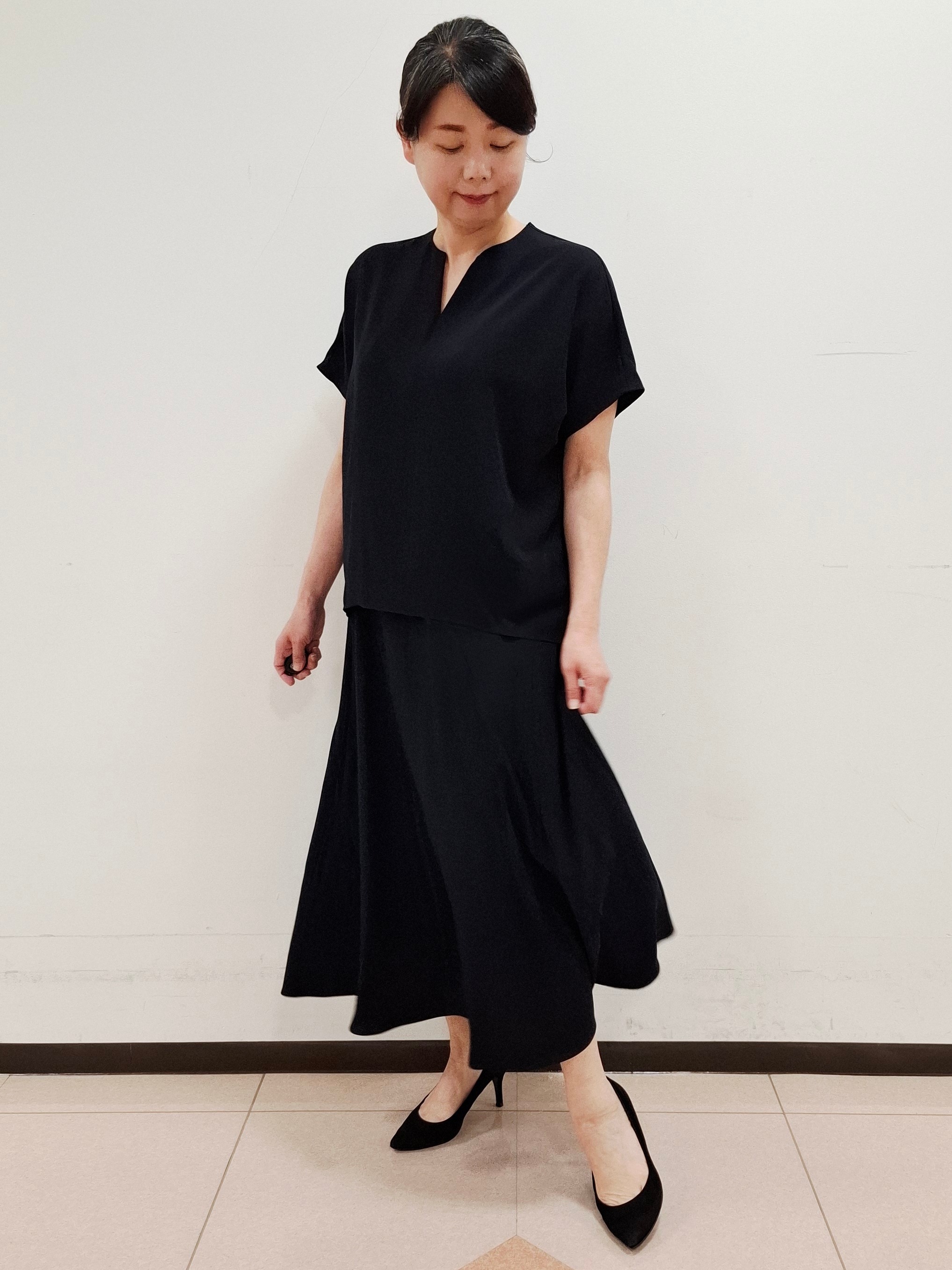 ねぎさんの「UNTITLED｜【UV/接触冷感/セットアップ可】リラクシーキーVネックブラウス」を使ったコーディネート