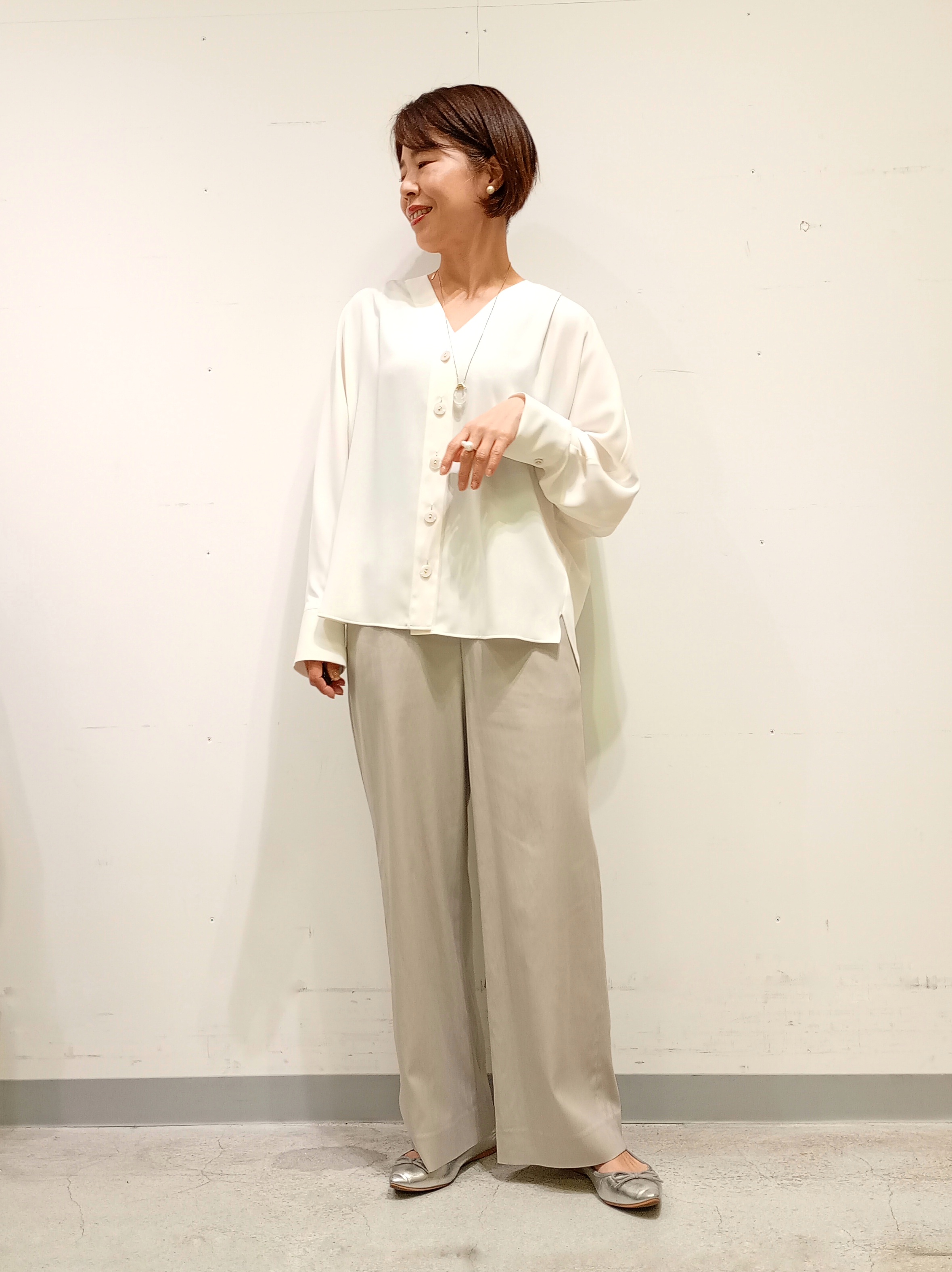 Kさんの「INDIVI｜【洗える／ドットモチーフ】ケープスリーブブラウス」を使ったコーディネート