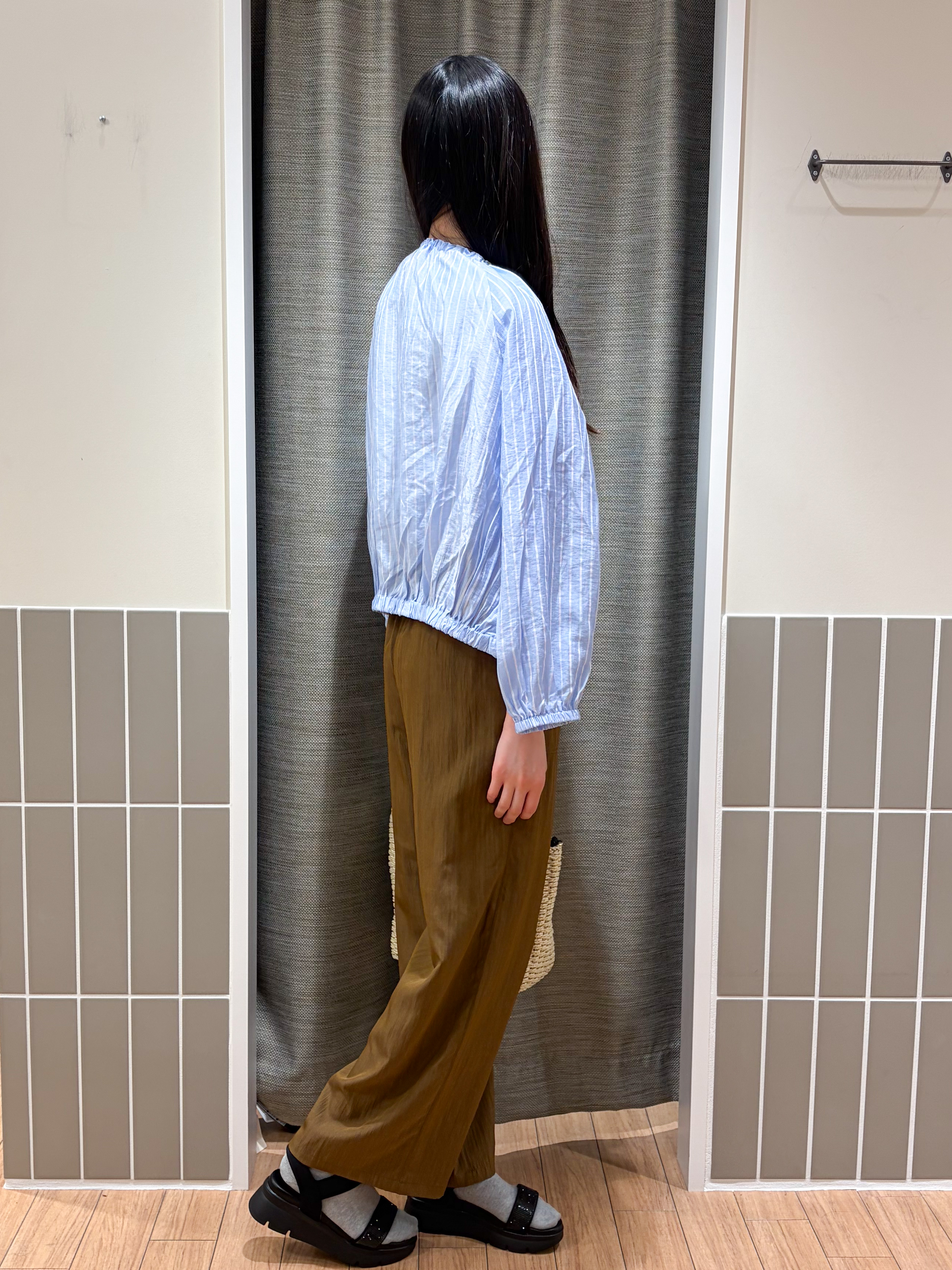 Kotoさんの「grove｜気温調整にも◎ブラウス感覚で羽織れるシアーブルゾン」を使ったコーディネート