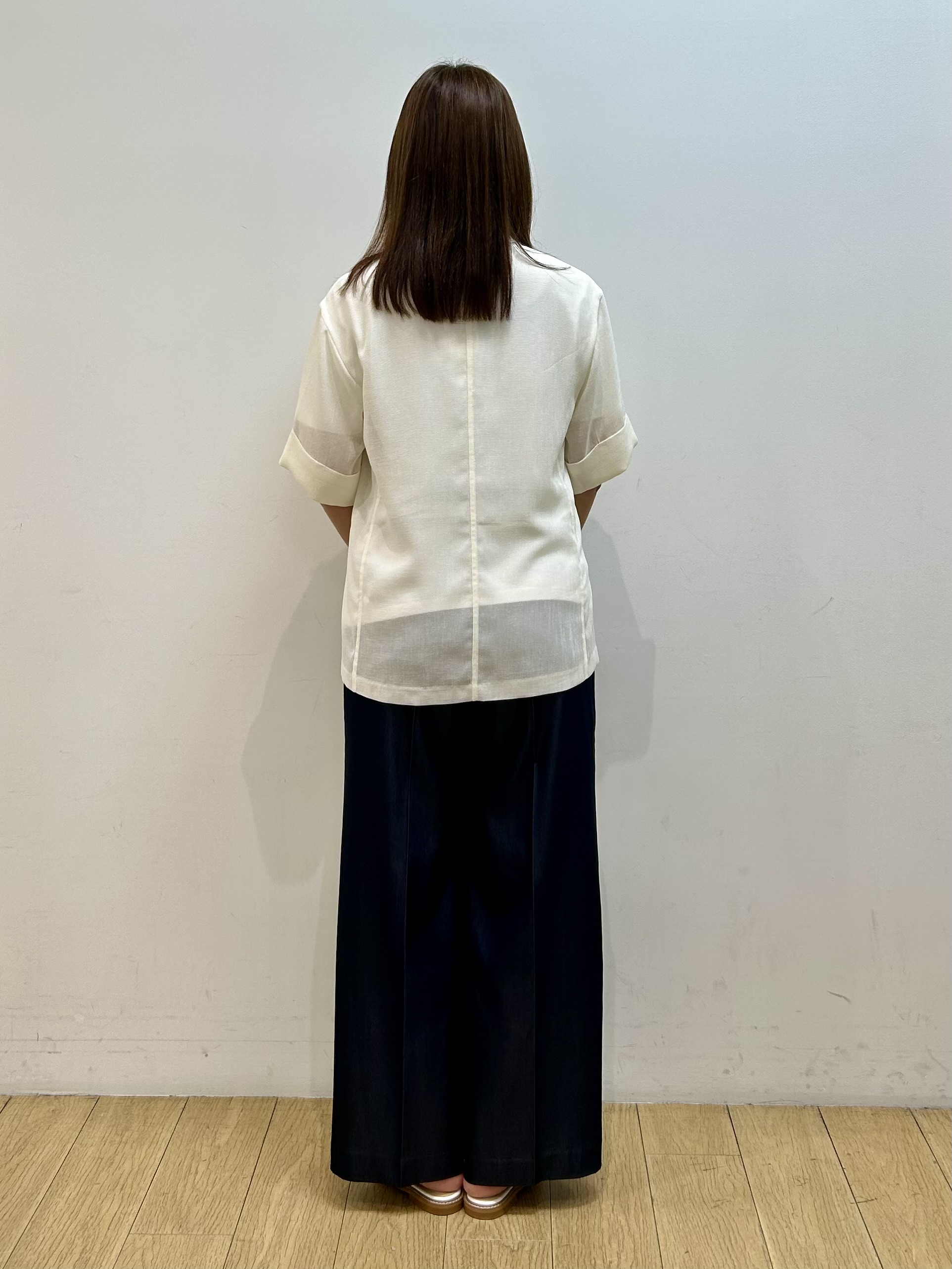 kozueさんの「INDIVI｜【洗える／メッシュ素材／SETUP可能】半袖シアージャケット」を使ったコーディネート
