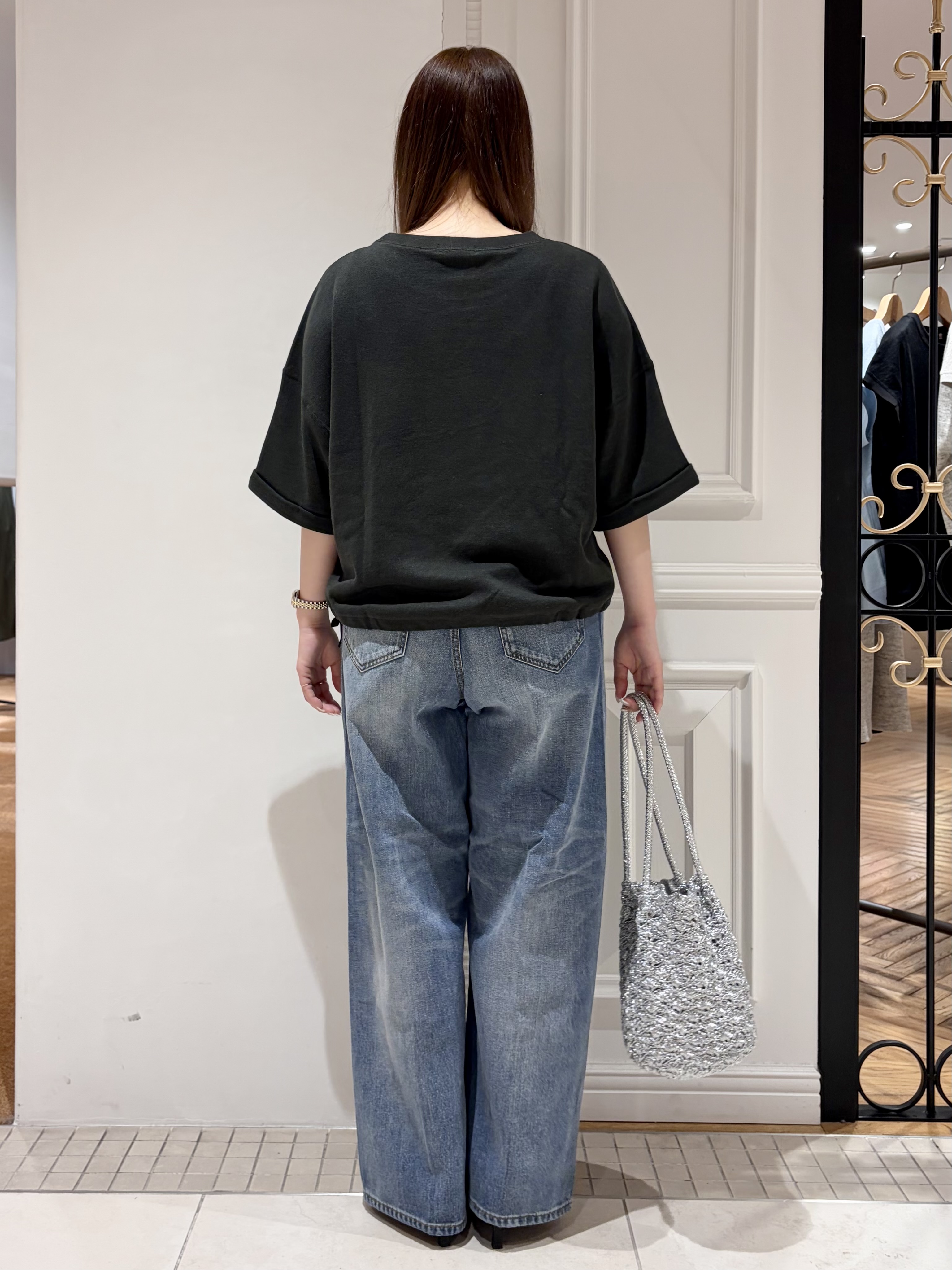 minowaさんの「DRESSTERIOR｜ヴィンテージ加工ワイドデニムパンツ」を使ったコーディネート