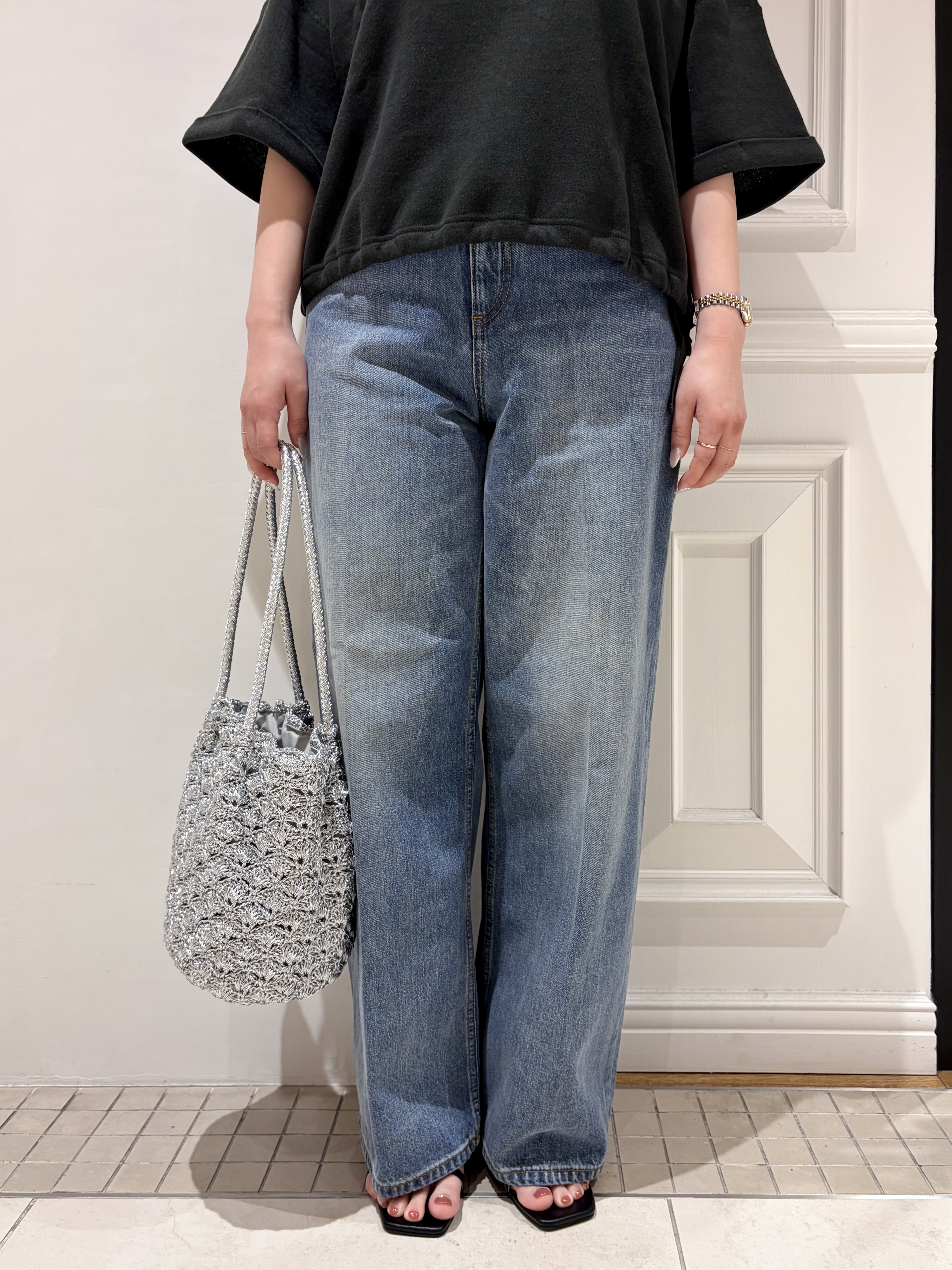 minowaさんの「DRESSTERIOR｜ヴィンテージ加工ワイドデニムパンツ」を使ったコーディネート
