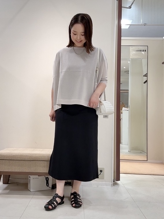 YUIさんの「UNTITLED｜【接触冷感/UVカット/遮熱/抗菌防臭】ライトプレーティングワンピース」を使ったコーディネート