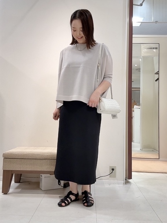 YUIさんの「UNTITLED｜【接触冷感/UVカット/遮熱/抗菌防臭】ライトプレーティングワンピース」を使ったコーディネート