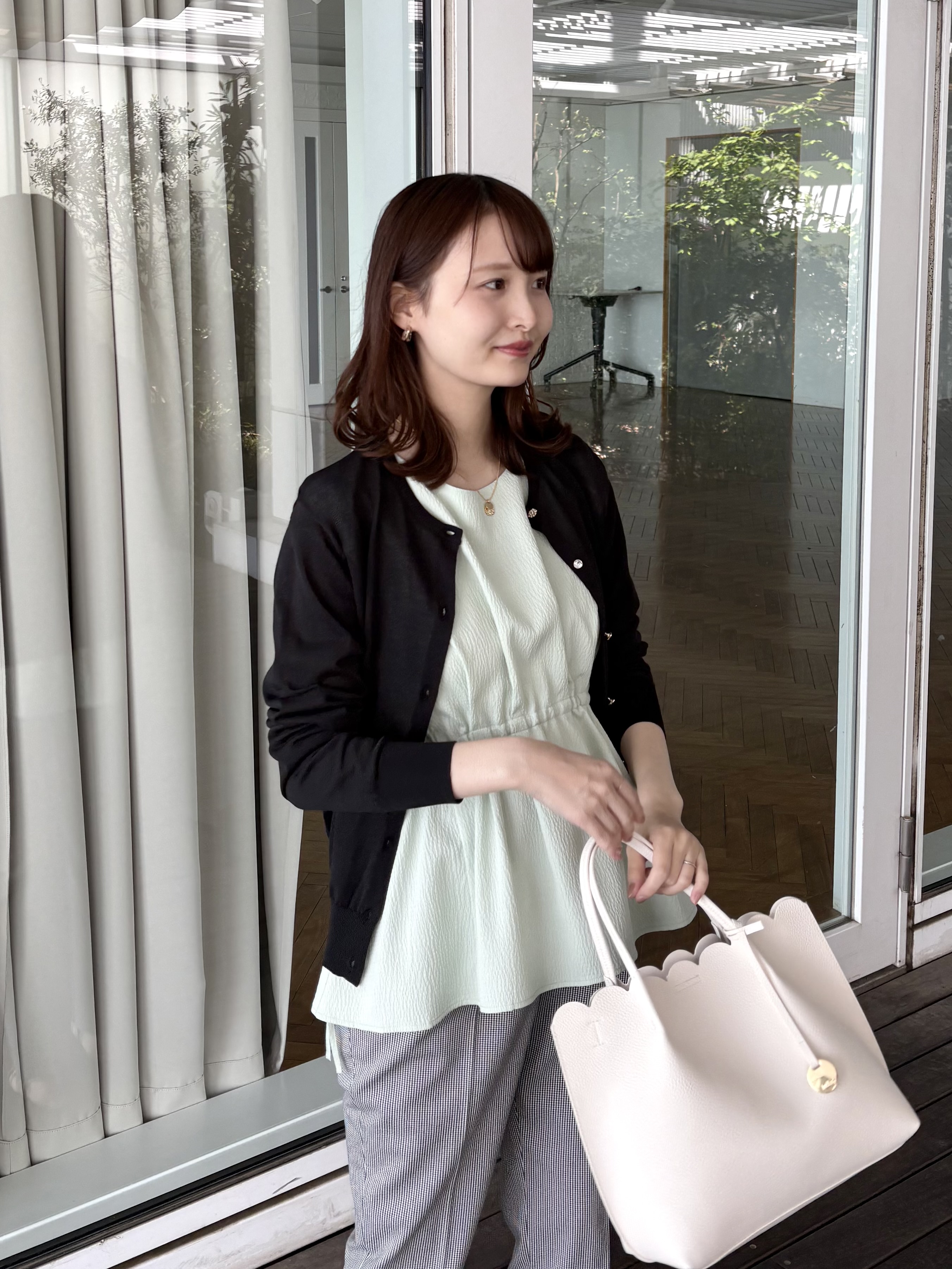 みさかさんの「index｜【接触冷感】ビジューボタンカーディガン《抗ピリング／洗濯機OK》」を使ったコーディネート