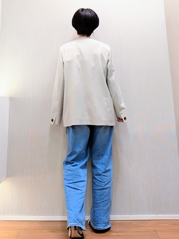 ミズタさんの「UNTITLED｜◆【さらりと快適/セットアップ可/UV/接触冷感】スラブカラーレスジャケット」を使ったコーディネート