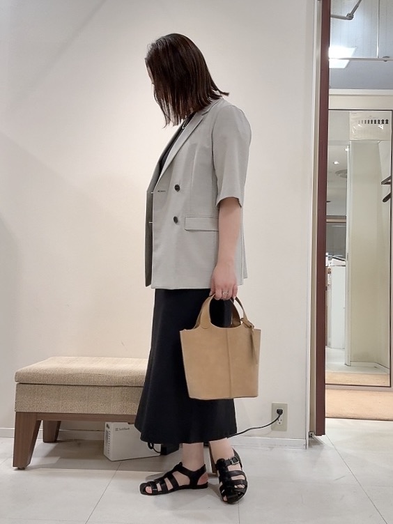 YUIさんの「UNTITLED｜【シワになりにくい/セットアップ可/接触冷感】ハーフスリーブジャケット」を使ったコーディネート