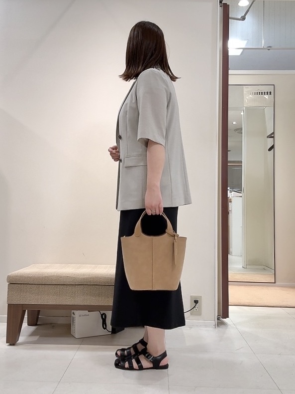 YUIさんの「UNTITLED｜【シワになりにくい/セットアップ可/接触冷感】ハーフスリーブジャケット」を使ったコーディネート
